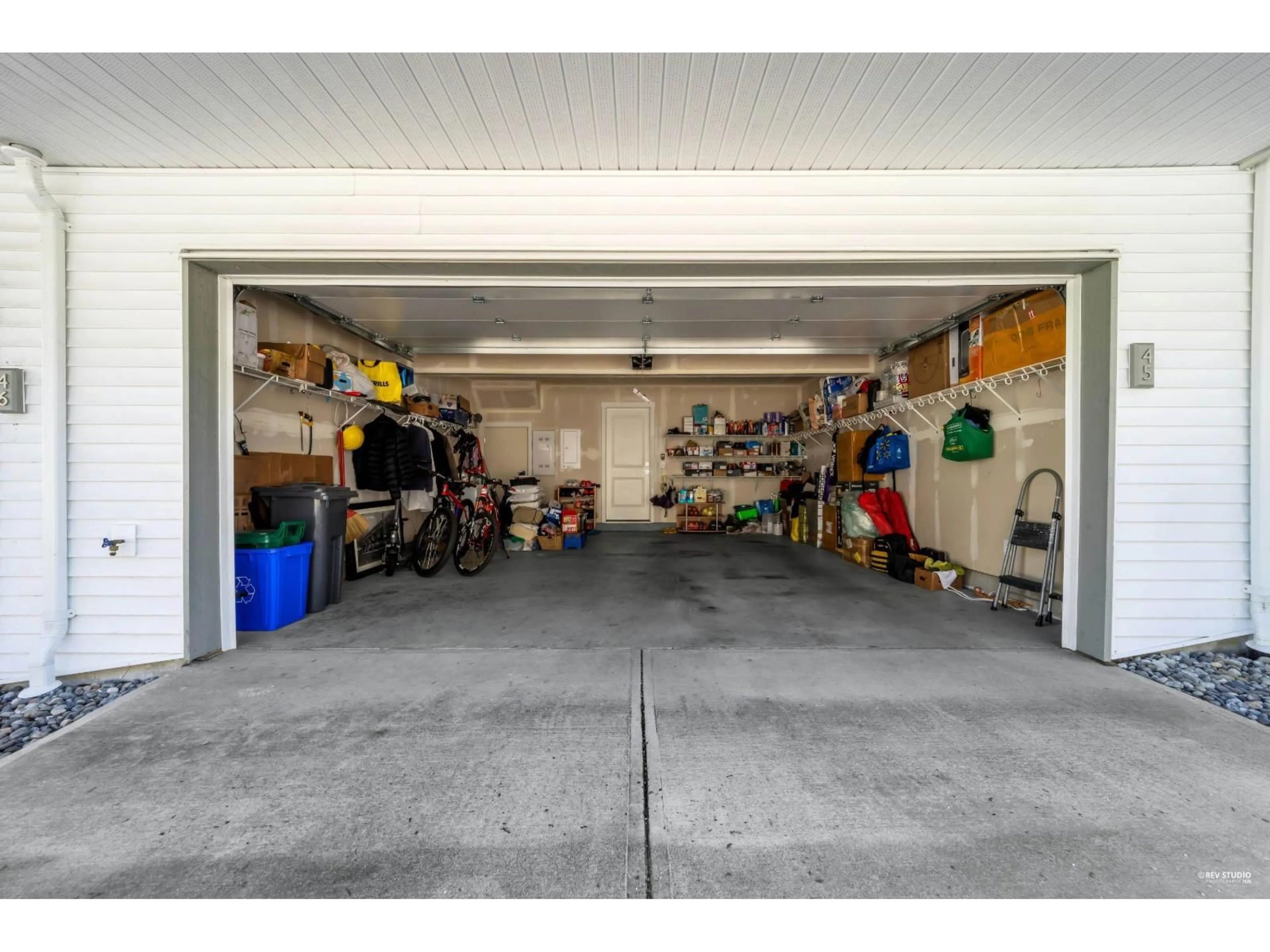 Indoor garage for 45 - 15489 99A AVENUE, Surrey British Columbia V3R0G9