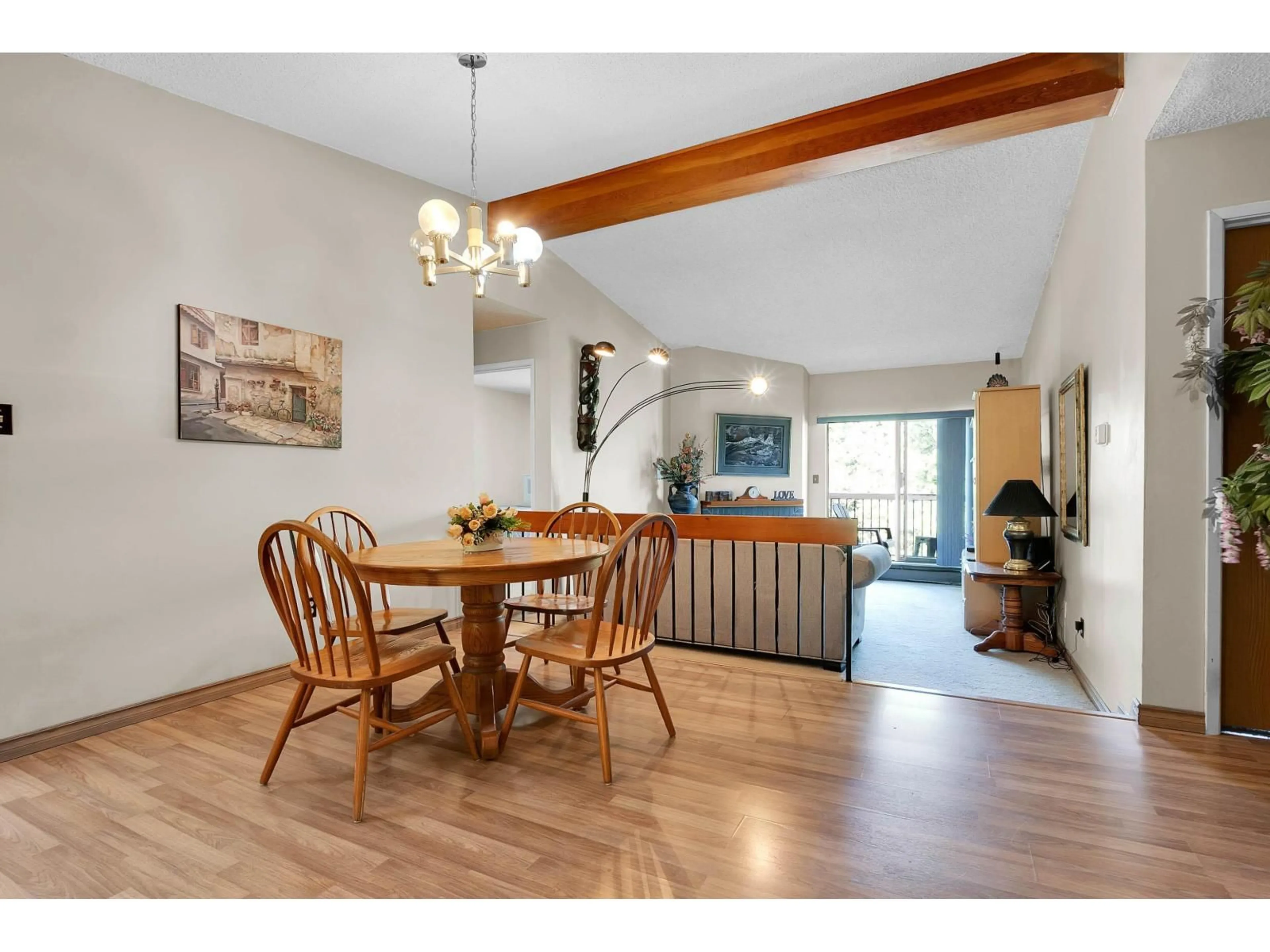 Dining room, wood/laminate floor for 3307 - 13827 100 AVENUE, Surrey British Columbia V3T5L2