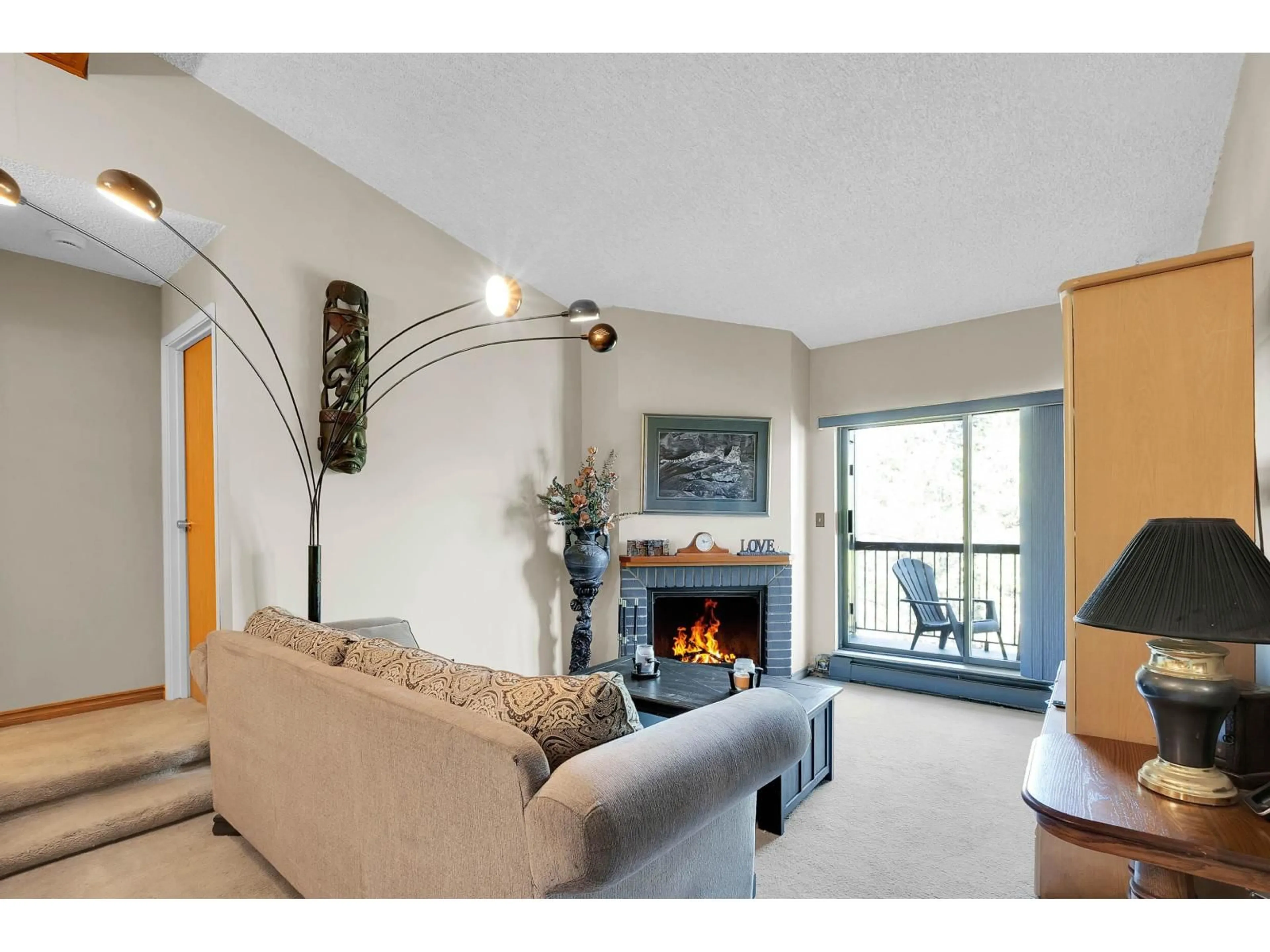 Living room with furniture, unknown for 3307 - 13827 100 AVENUE, Surrey British Columbia V3T5L2