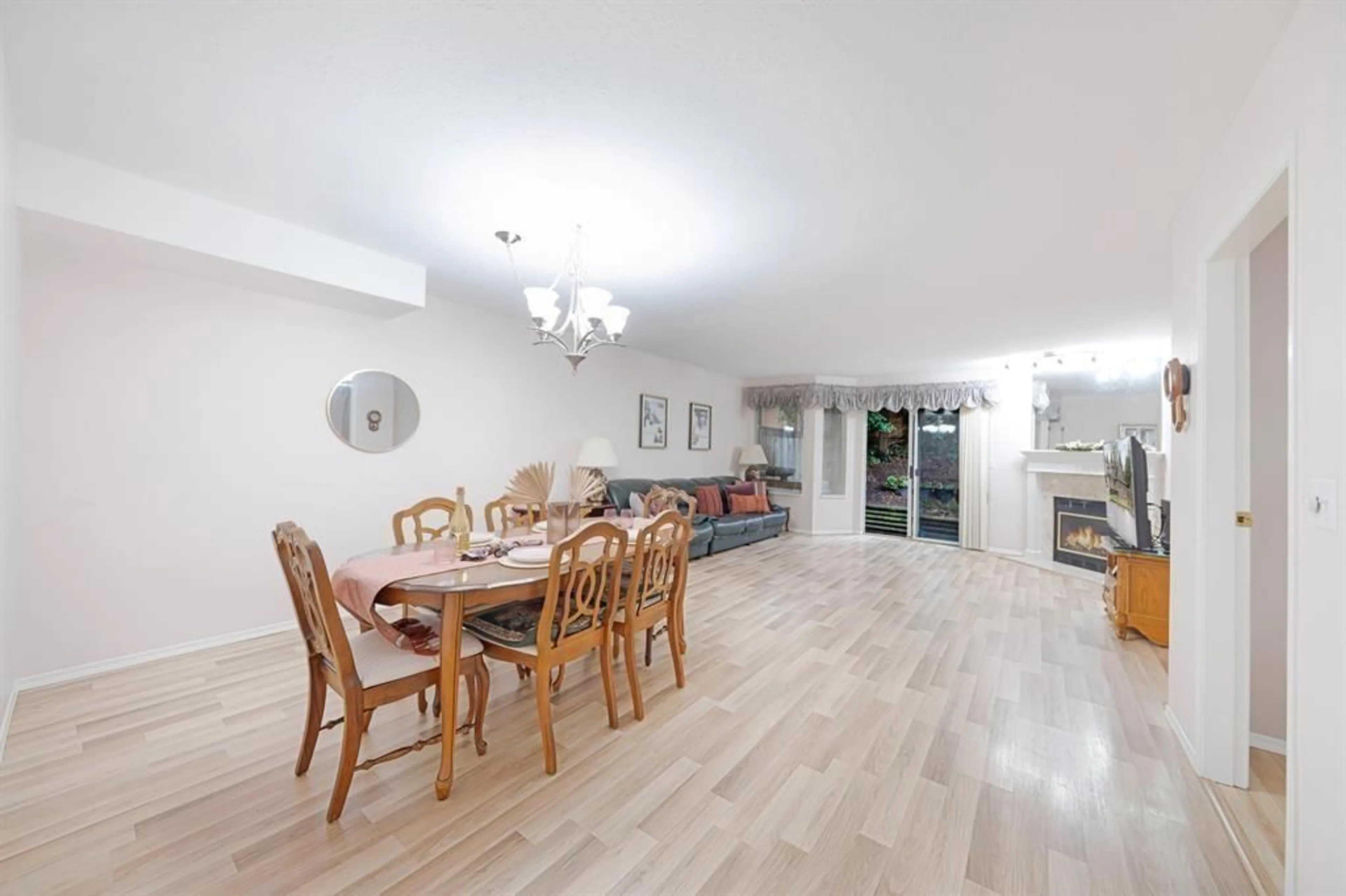 Dining room, wood/laminate floor for 416 - 6866 NICHOLSON ROAD, Delta British Columbia V4E3M6