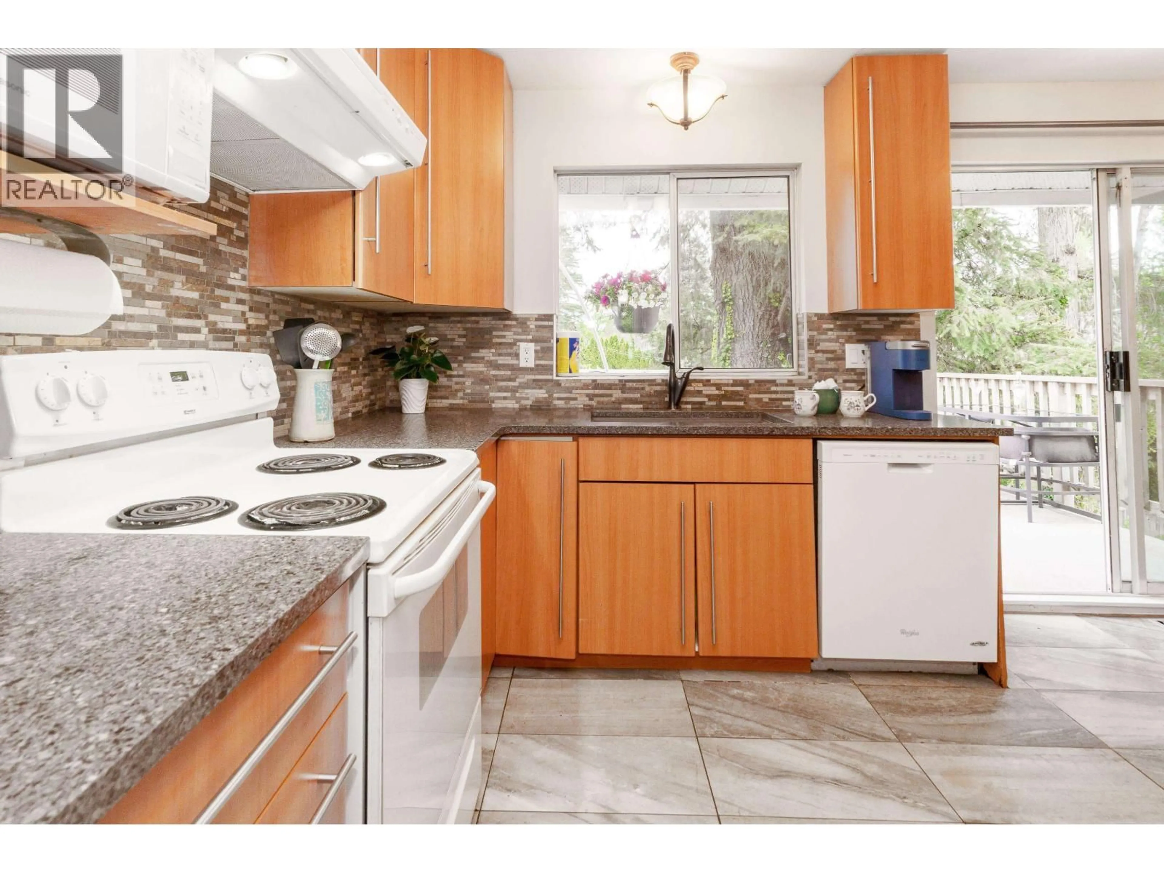 Standard kitchen, ceramic/tile floor for 1853 WINDERMERE AVENUE, Port Coquitlam British Columbia V3B2K5