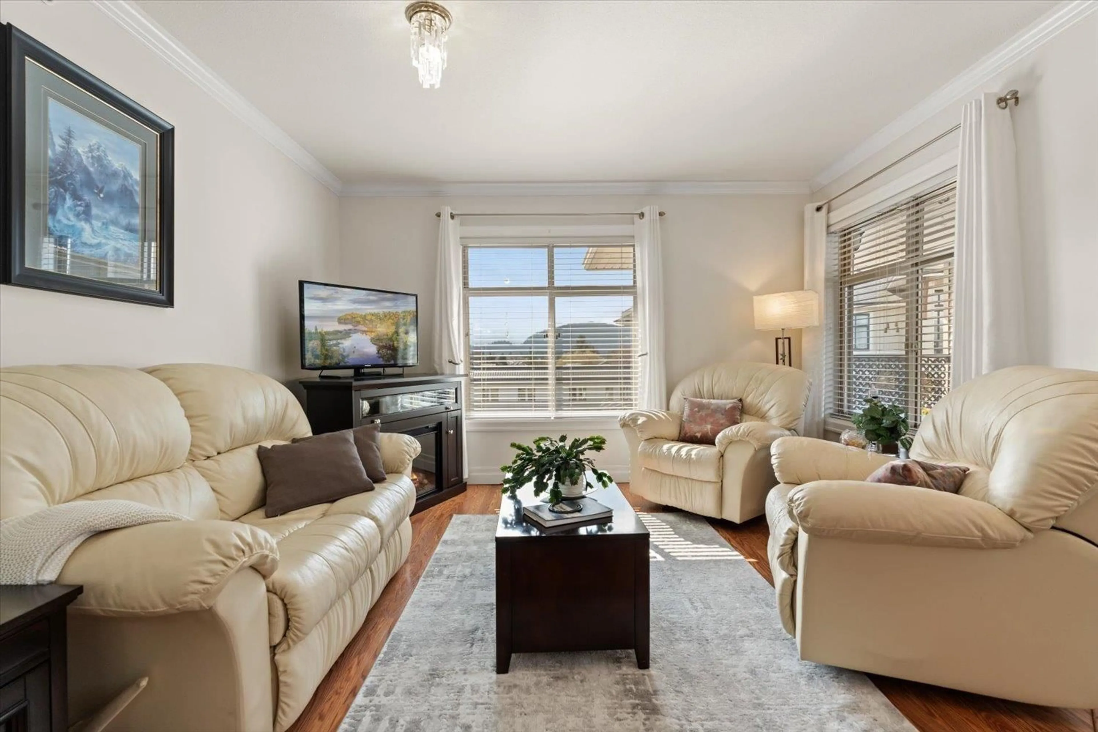 Living room with furniture, unknown for 404 - 45769 STEVENSON ROAD, Sardis British Columbia V2R5Z2