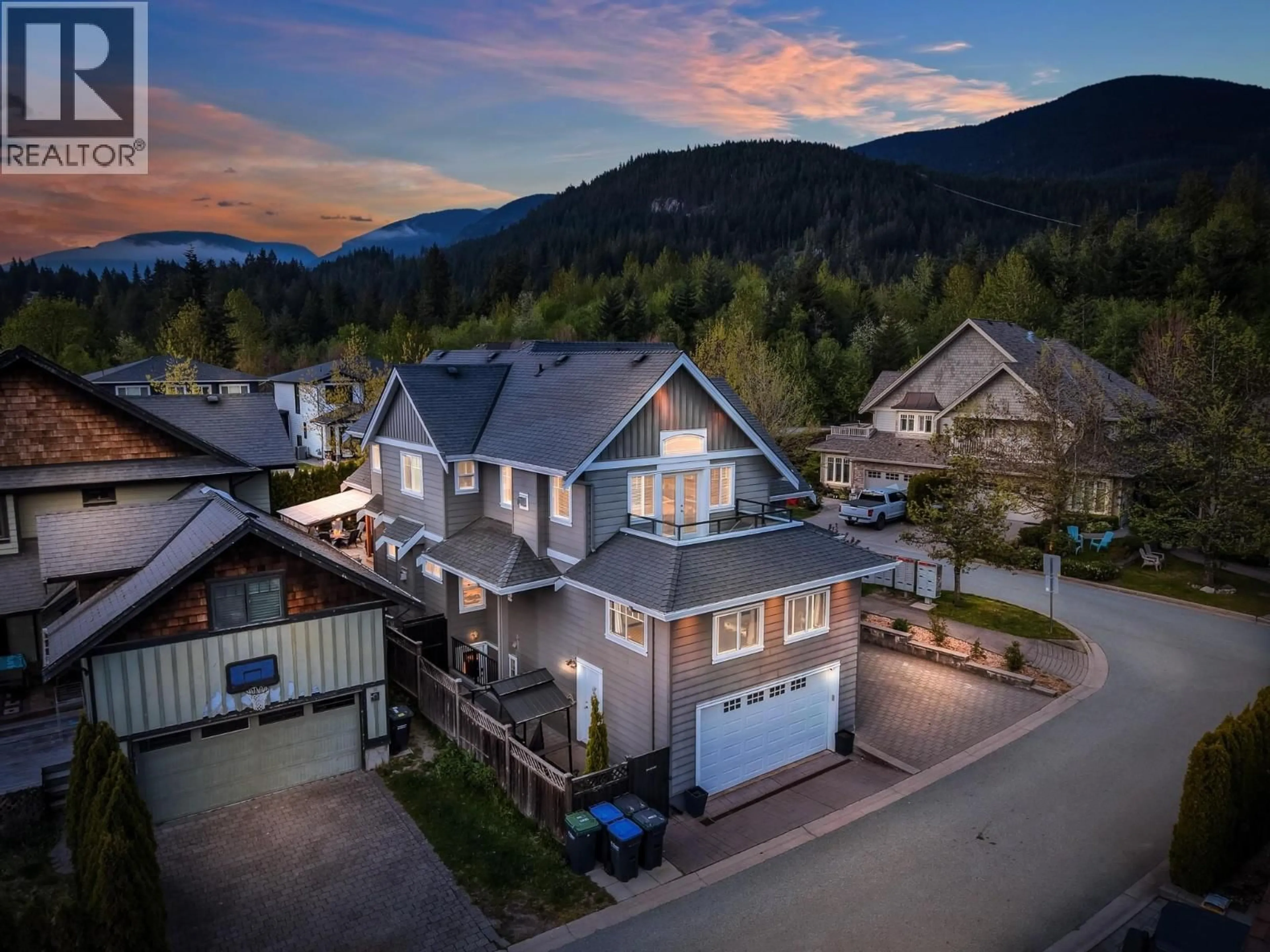 A pic from outside/outdoor area/front of a property/back of a property/a pic from drone, mountain view for 2995 STRANGWAY PLACE, Squamish British Columbia V8B0P8