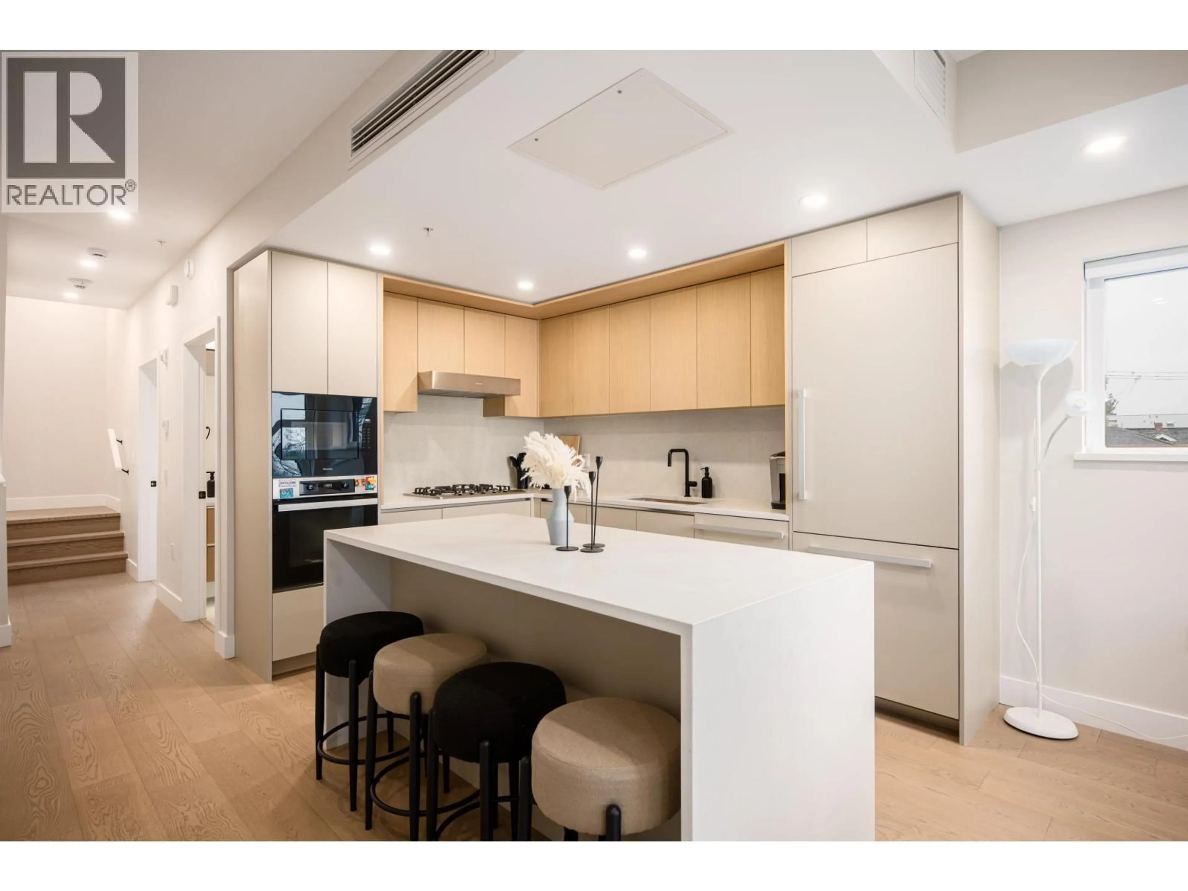 Unknown for 2 - 128 WOODSTOCK AVENUE, Vancouver British Columbia V5Y2S2