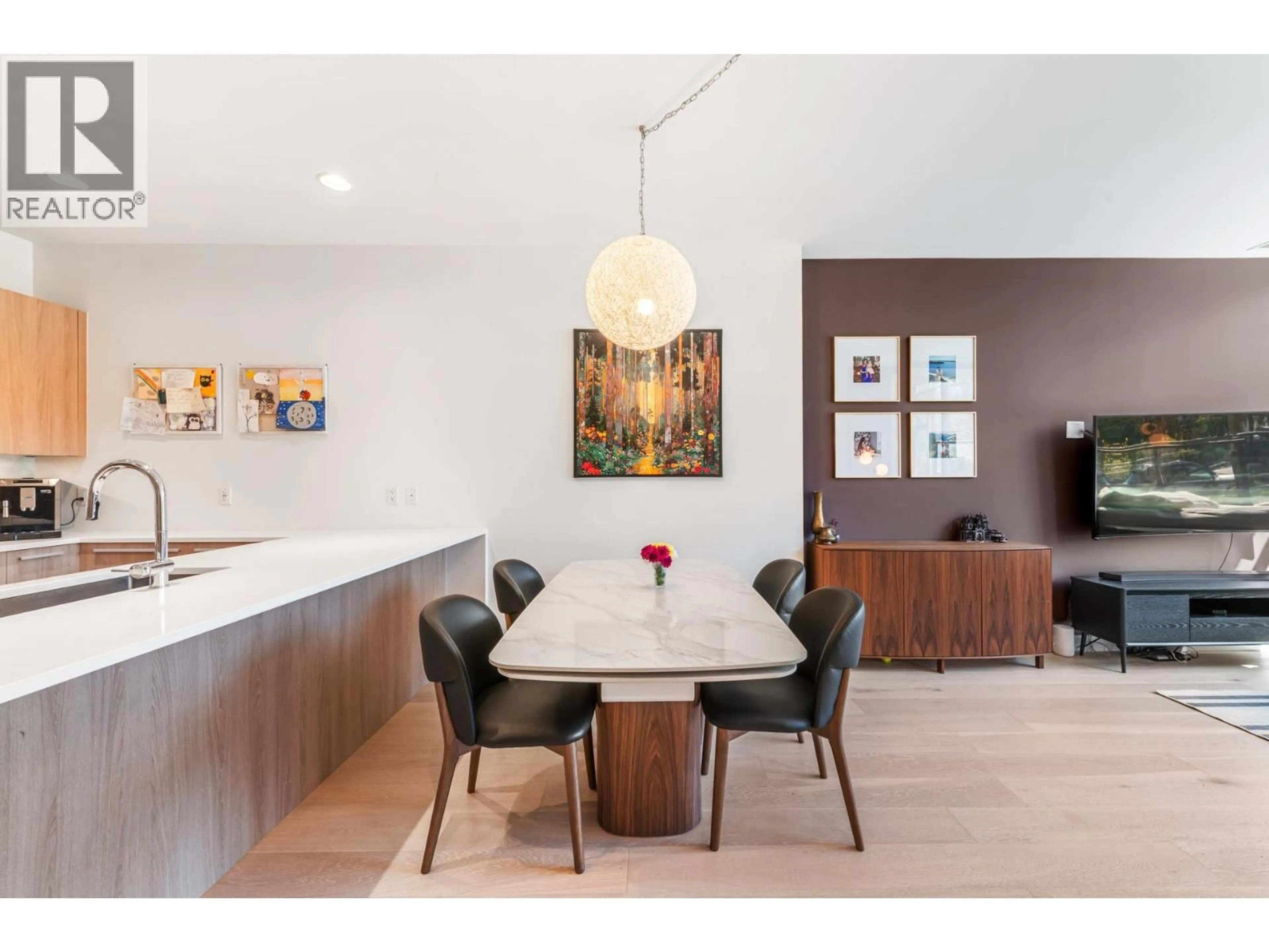 Unknown for 2765 MOUNTAIN HIGHWAY, North Vancouver British Columbia V7J0B4