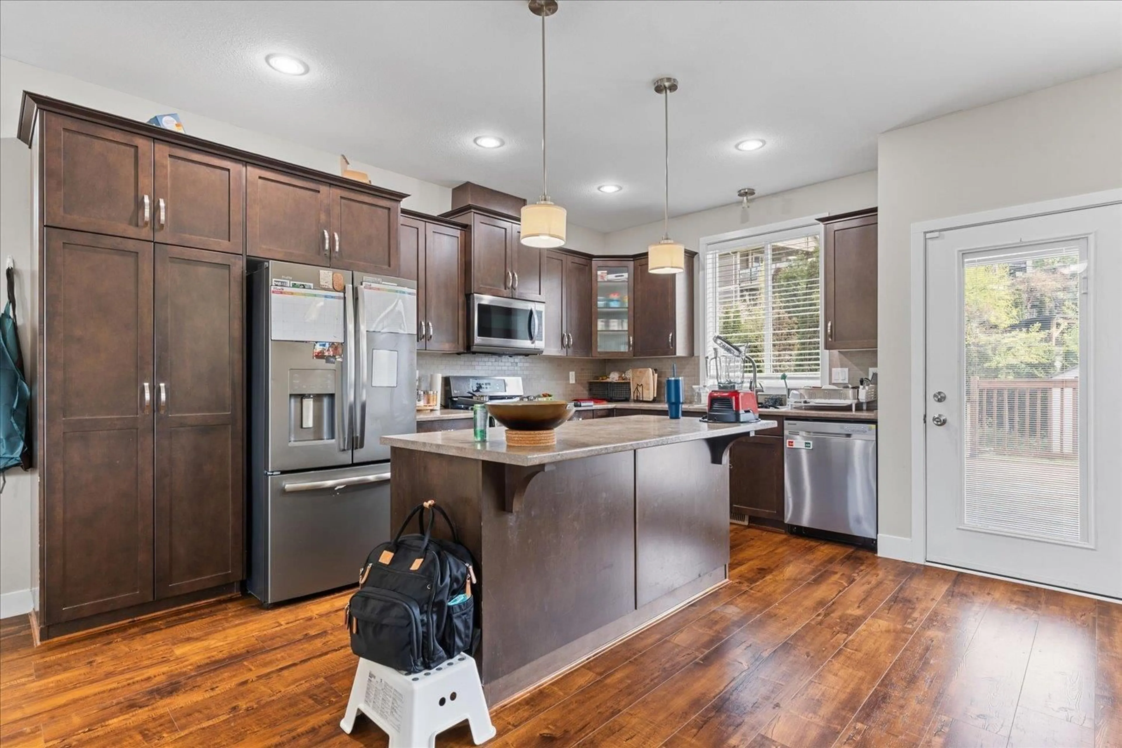 Open concept kitchen, wood/laminate floor for 51106 SOPHIE CRESCENT, Chilliwack British Columbia V4Z0C1