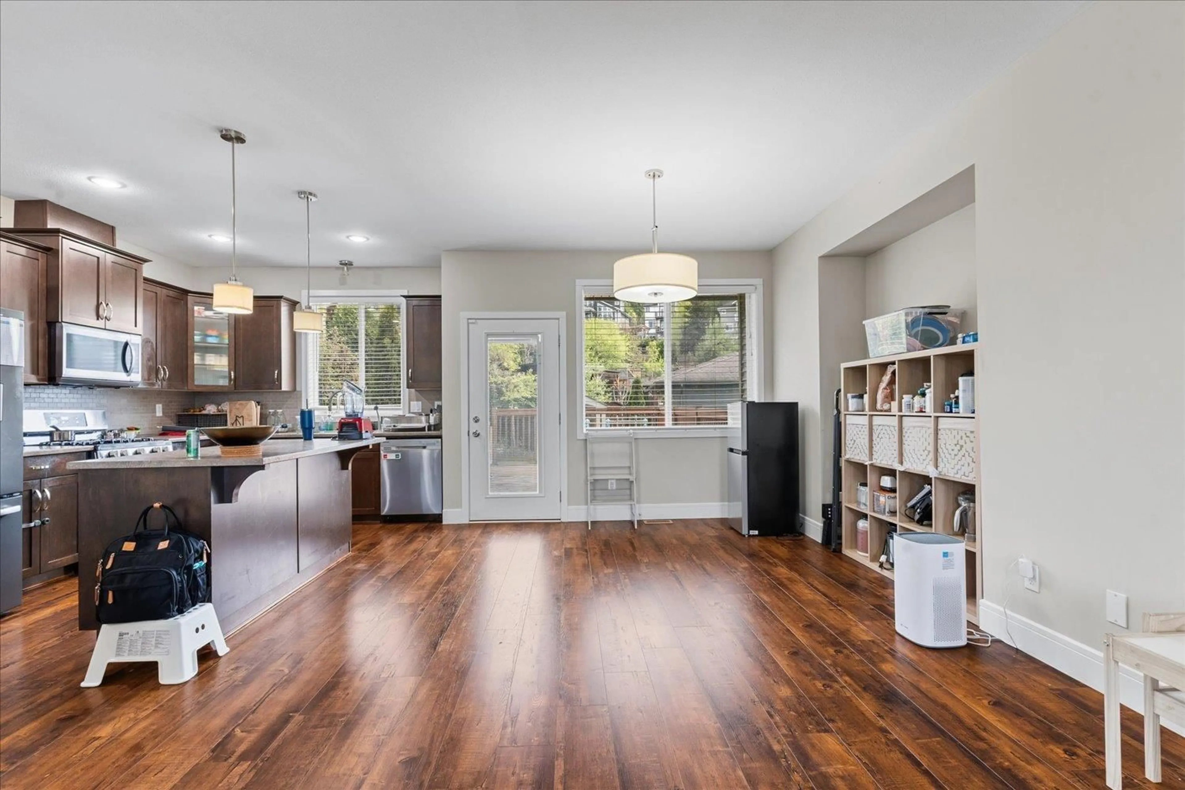 Open concept kitchen, unknown for 51106 SOPHIE CRESCENT, Chilliwack British Columbia V4Z0C1