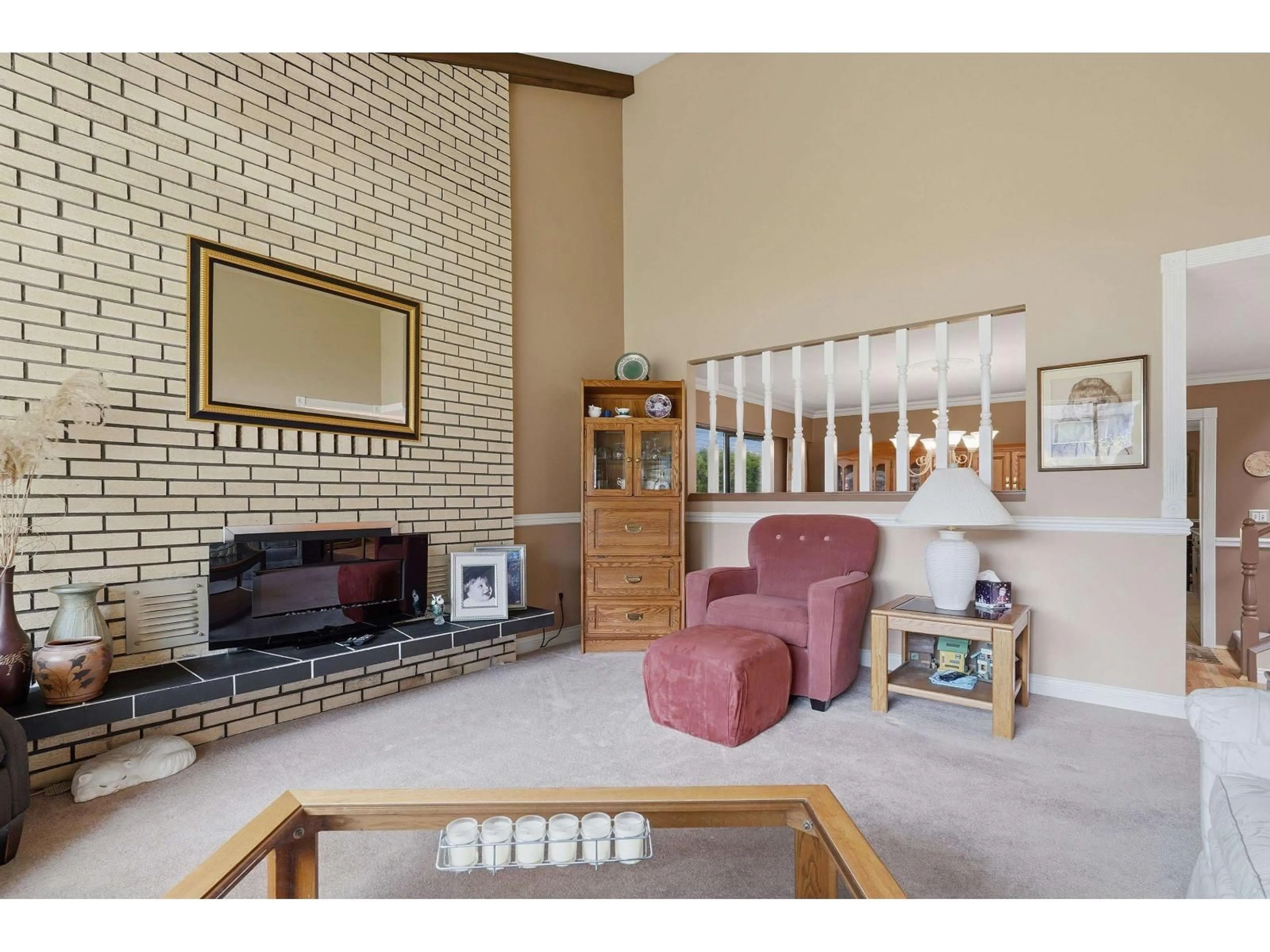 Living room with furniture, unknown for 20519 TELEGRAPH TRAIL, Langley British Columbia V1M1A7