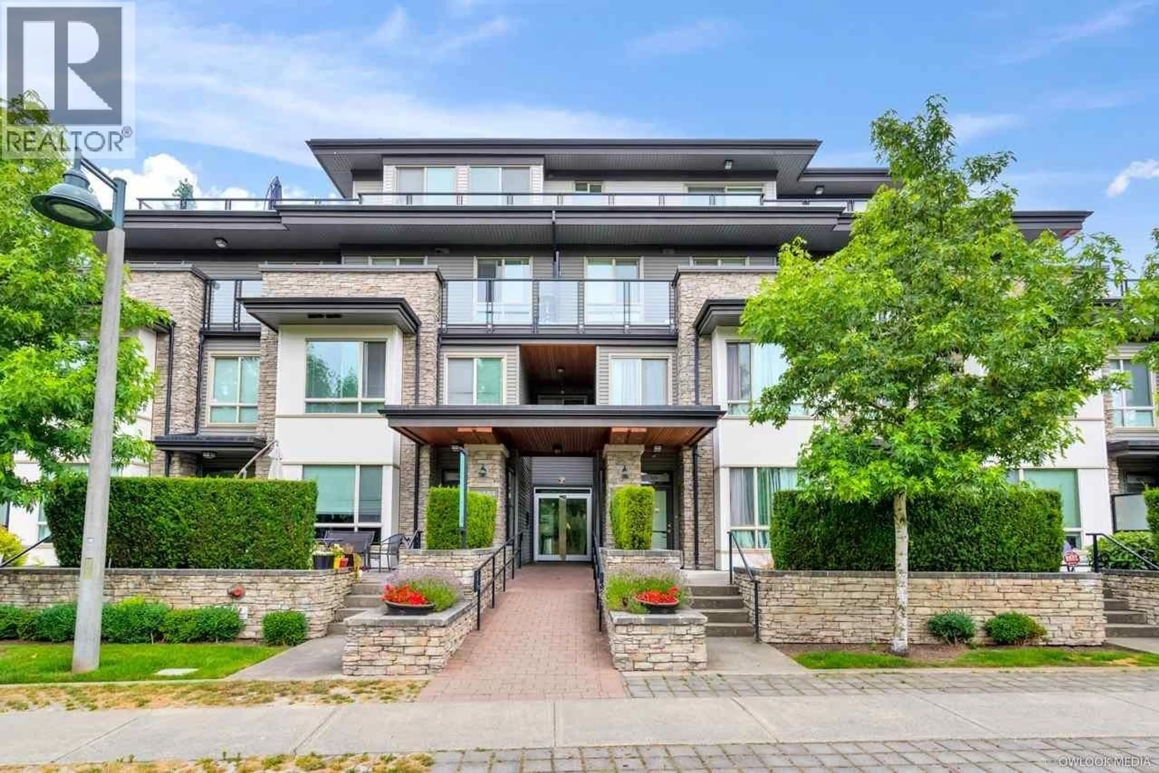 Patio, unknown for 103 - 7478 BYRNEPARK WALK, Burnaby British Columbia V3N0B5