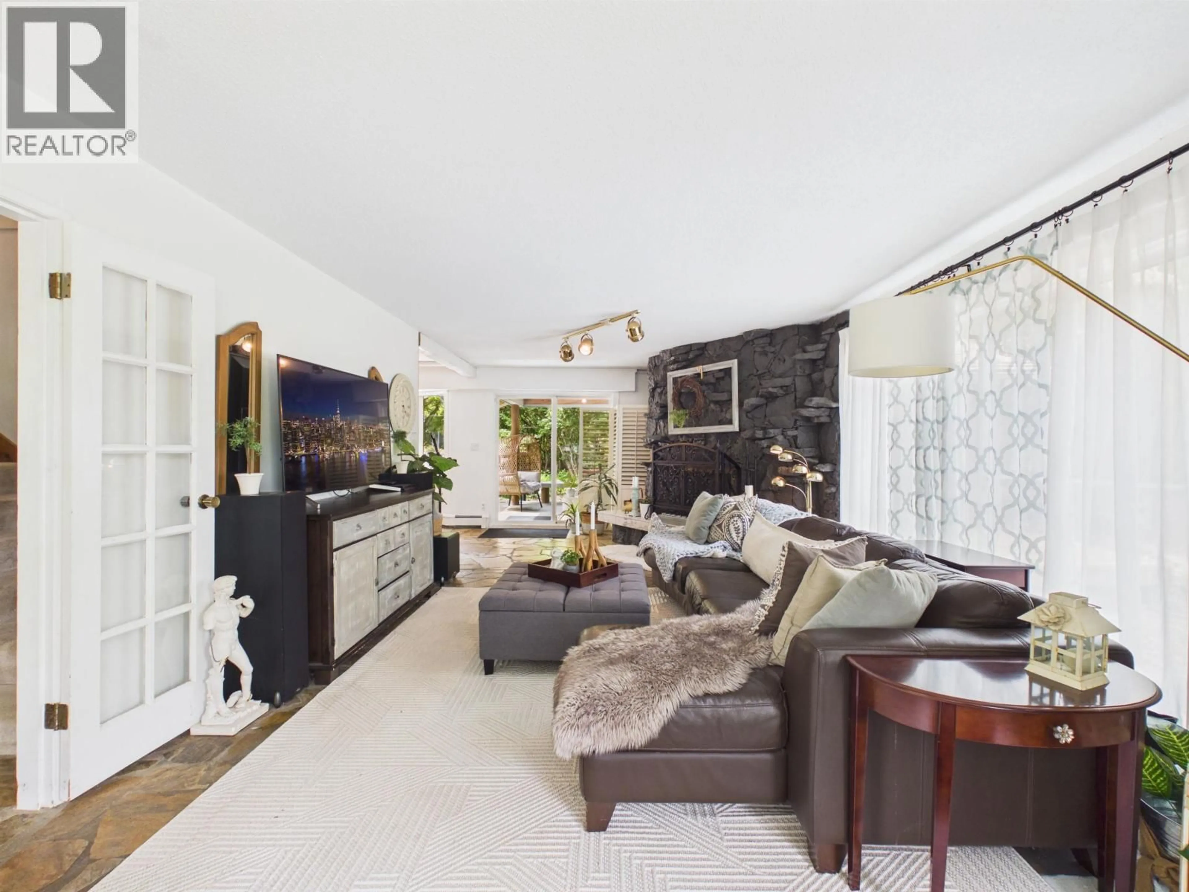 Living room with furniture, unknown for 13205 CEDAR WAY, Maple Ridge British Columbia V4R2T4
