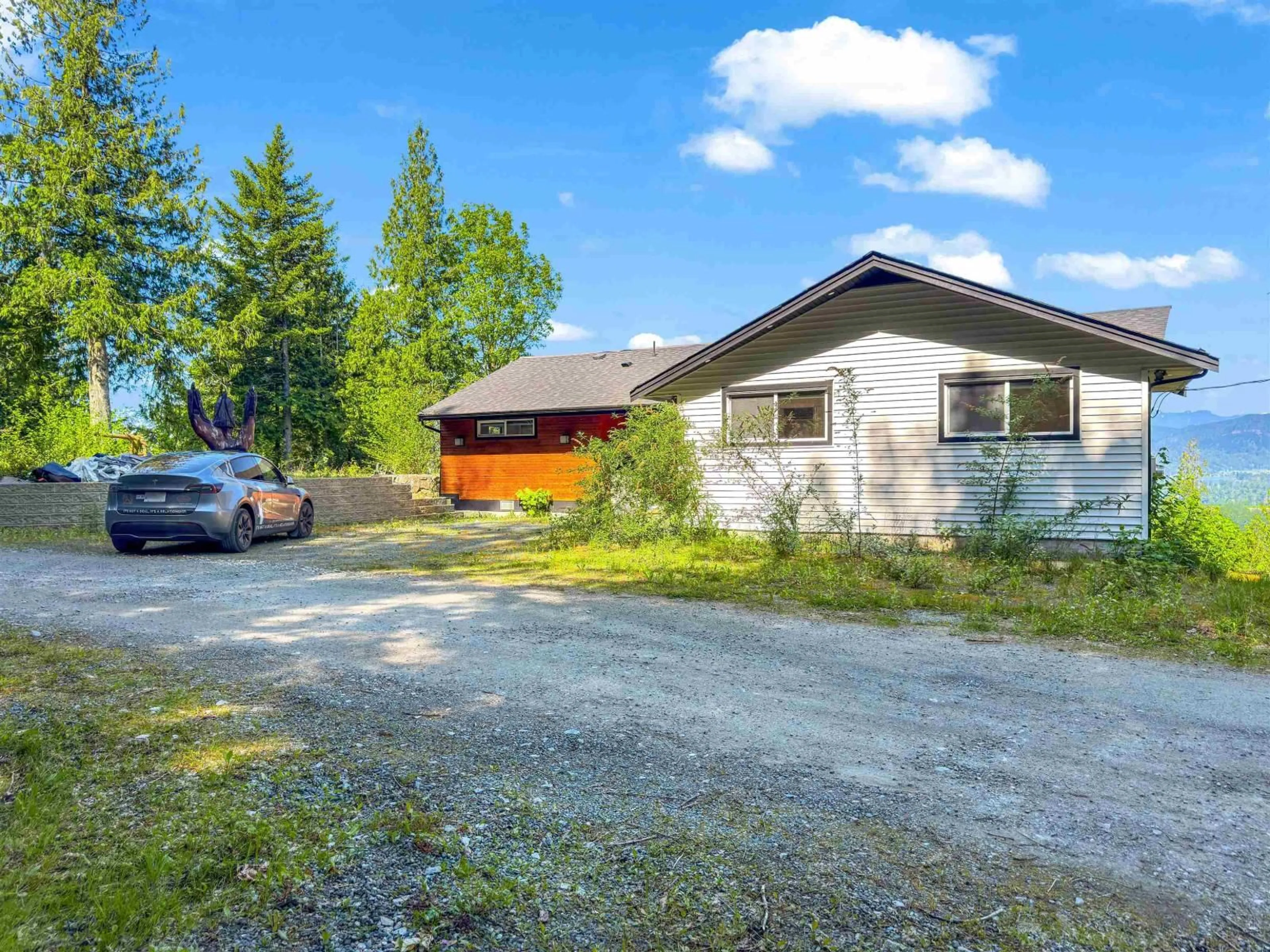 A pic from outside/outdoor area/front of a property/back of a property/a pic from drone, street for 36566 SUMAS MOUNTAIN ROAD, Abbotsford British Columbia V3G1R9