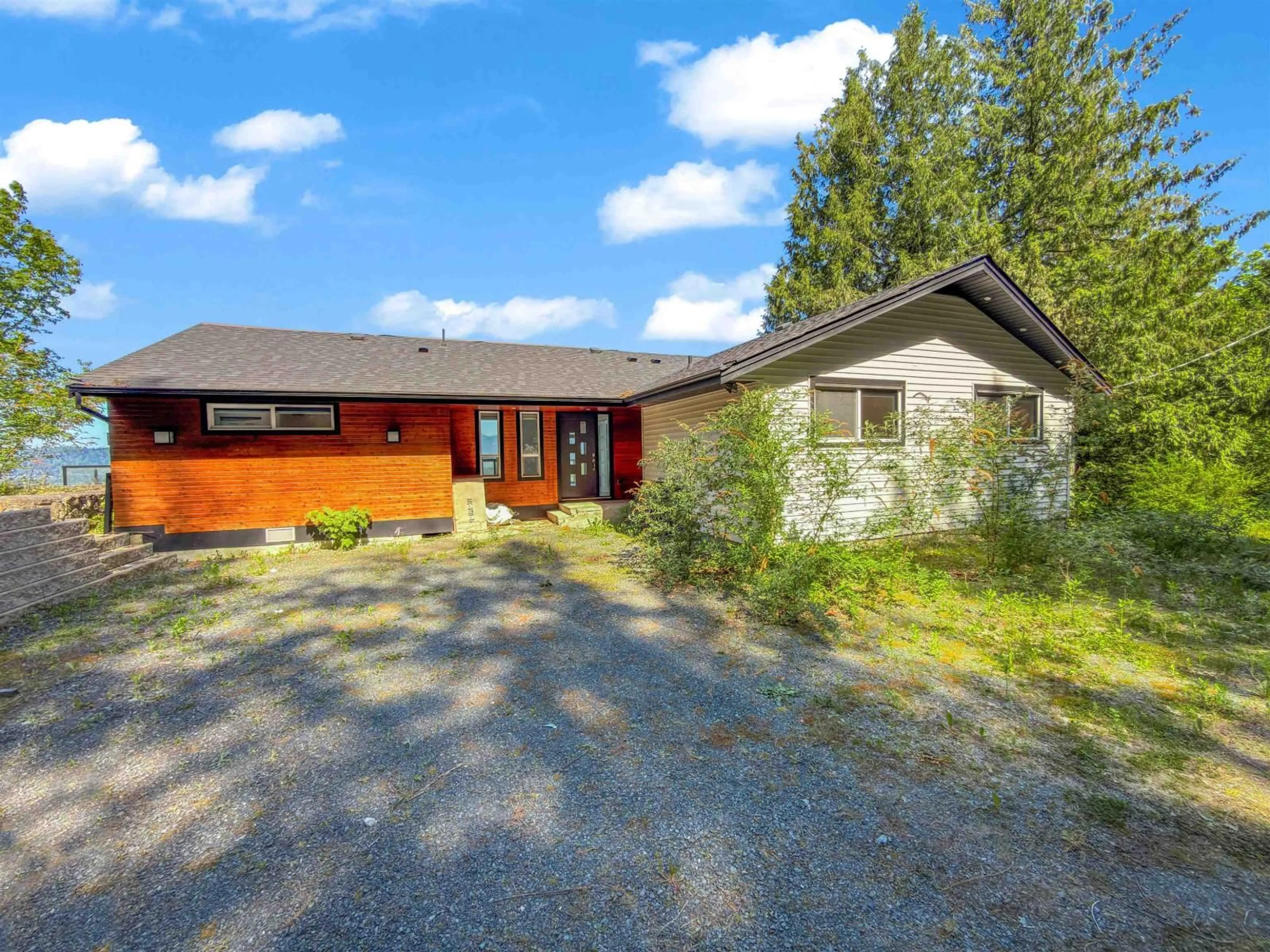 A pic from outside/outdoor area/front of a property/back of a property/a pic from drone, unknown for 36566 SUMAS MOUNTAIN ROAD, Abbotsford British Columbia V3G1R9