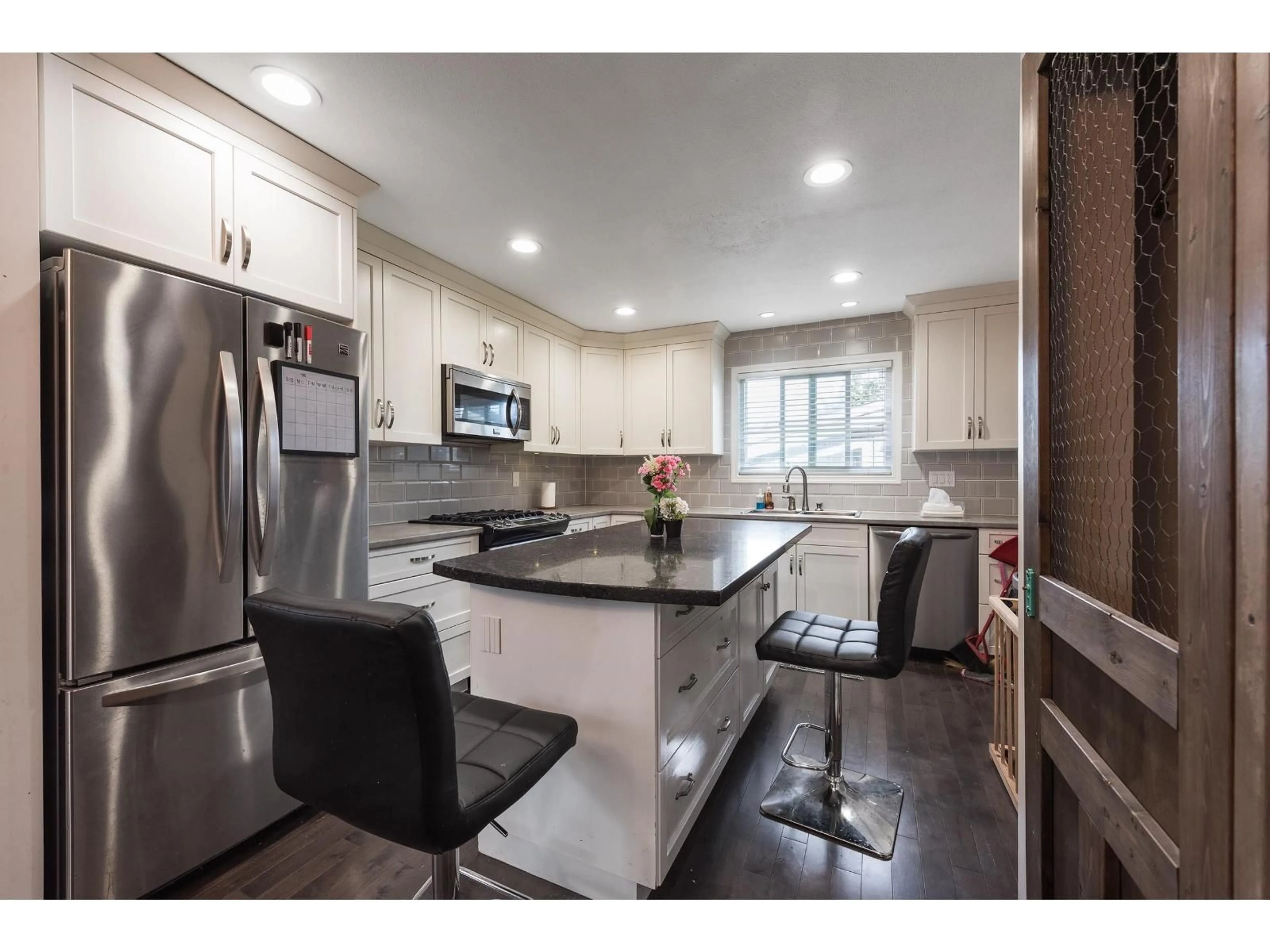 Open concept kitchen, unknown for 45765 THOMAS ROAD, Chilliwack British Columbia V2R3N3