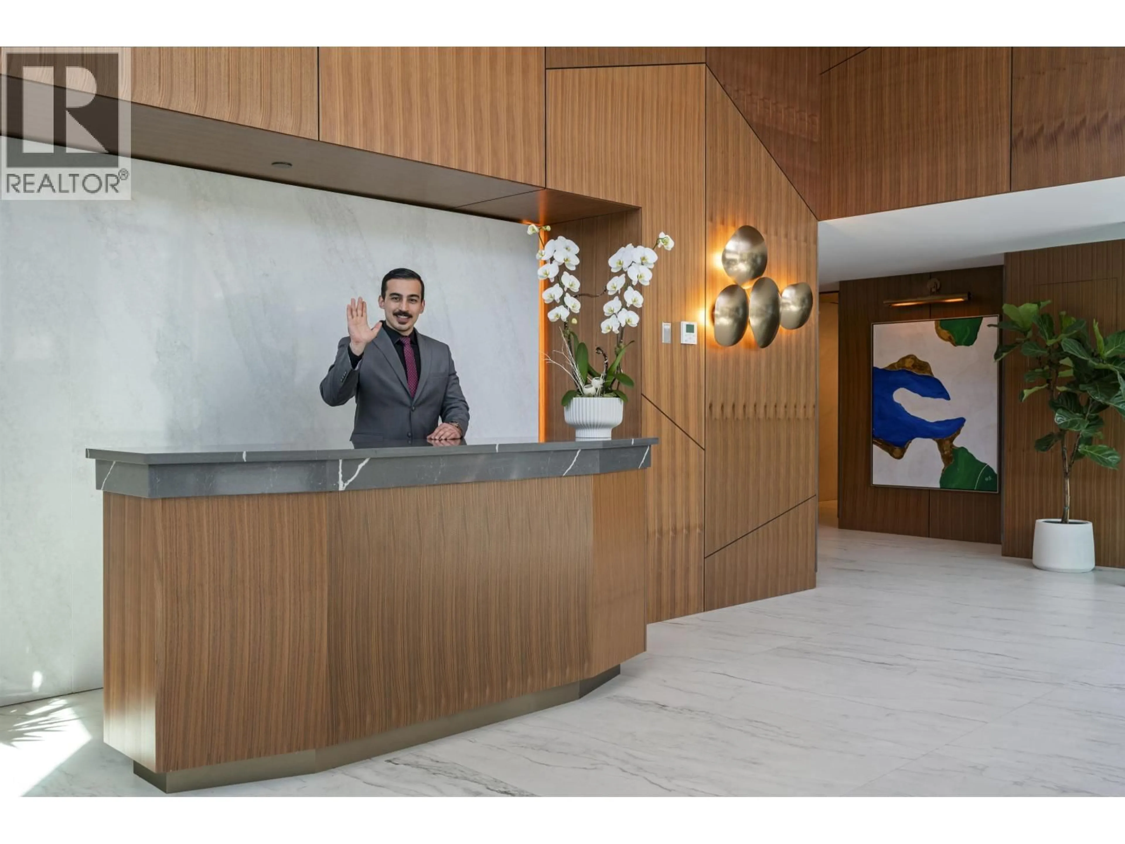 Lobby for 305 - 423 6TH STREET, West Vancouver British Columbia V7T0A1
