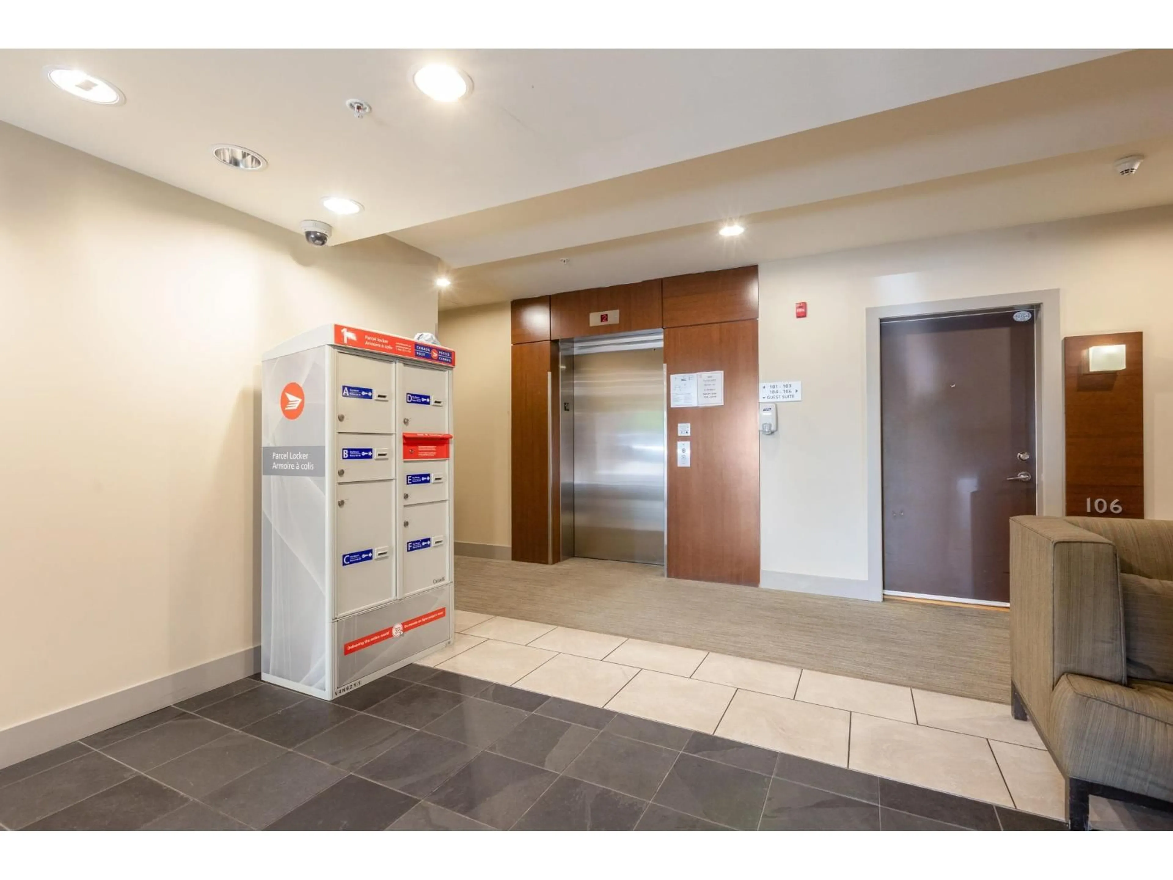 Indoor foyer for 311 - 6420 194 STREET, Surrey British Columbia V4N6J7