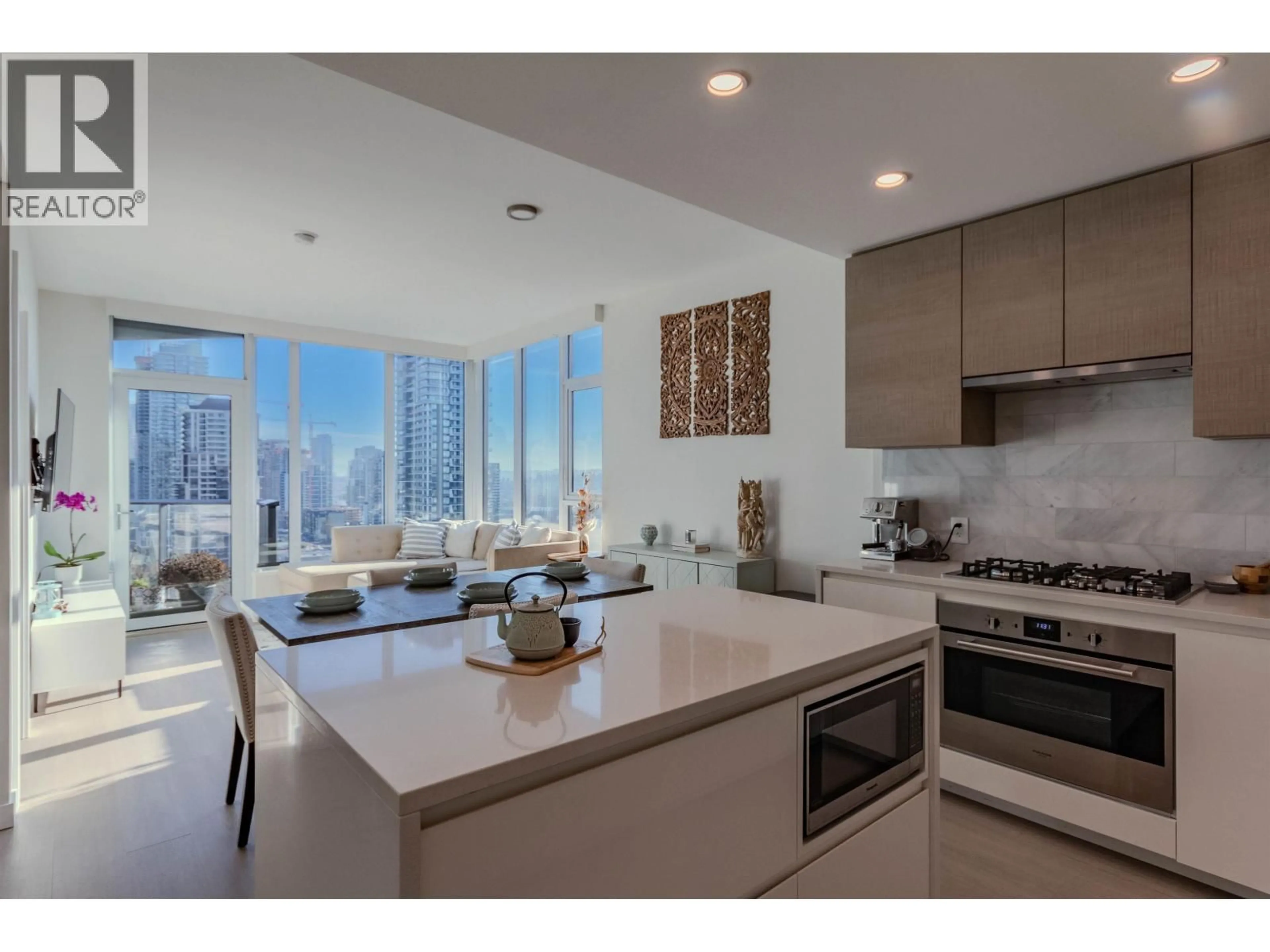 Open concept kitchen, unknown for 2010 - 4168 LOUGHEED HIGHWAY, Burnaby British Columbia V5C0N9