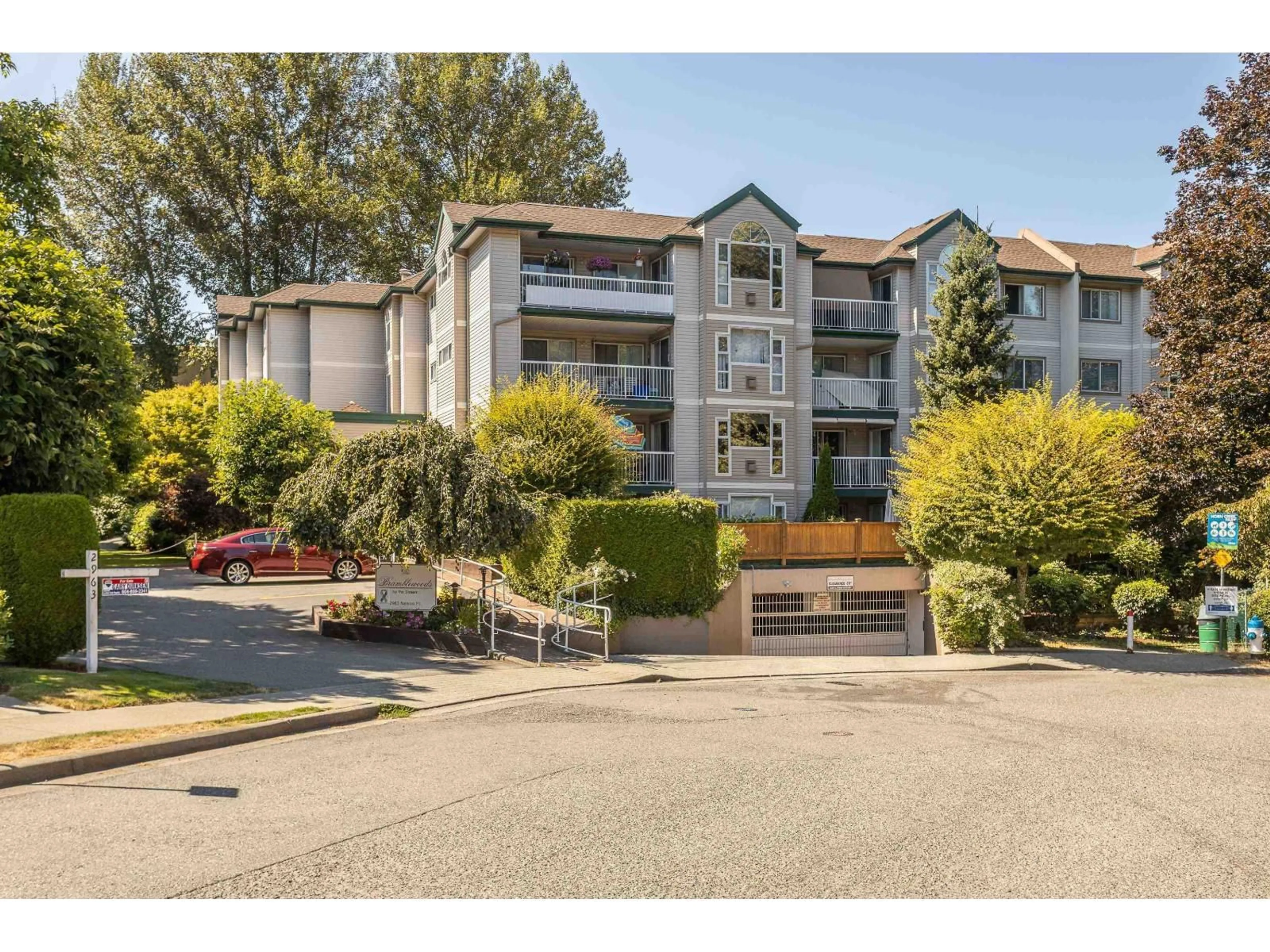 A pic from outside/outdoor area/front of a property/back of a property/a pic from drone, mountain view for 406 - 2963 NELSON PLACE, Abbotsford British Columbia V2S7L6