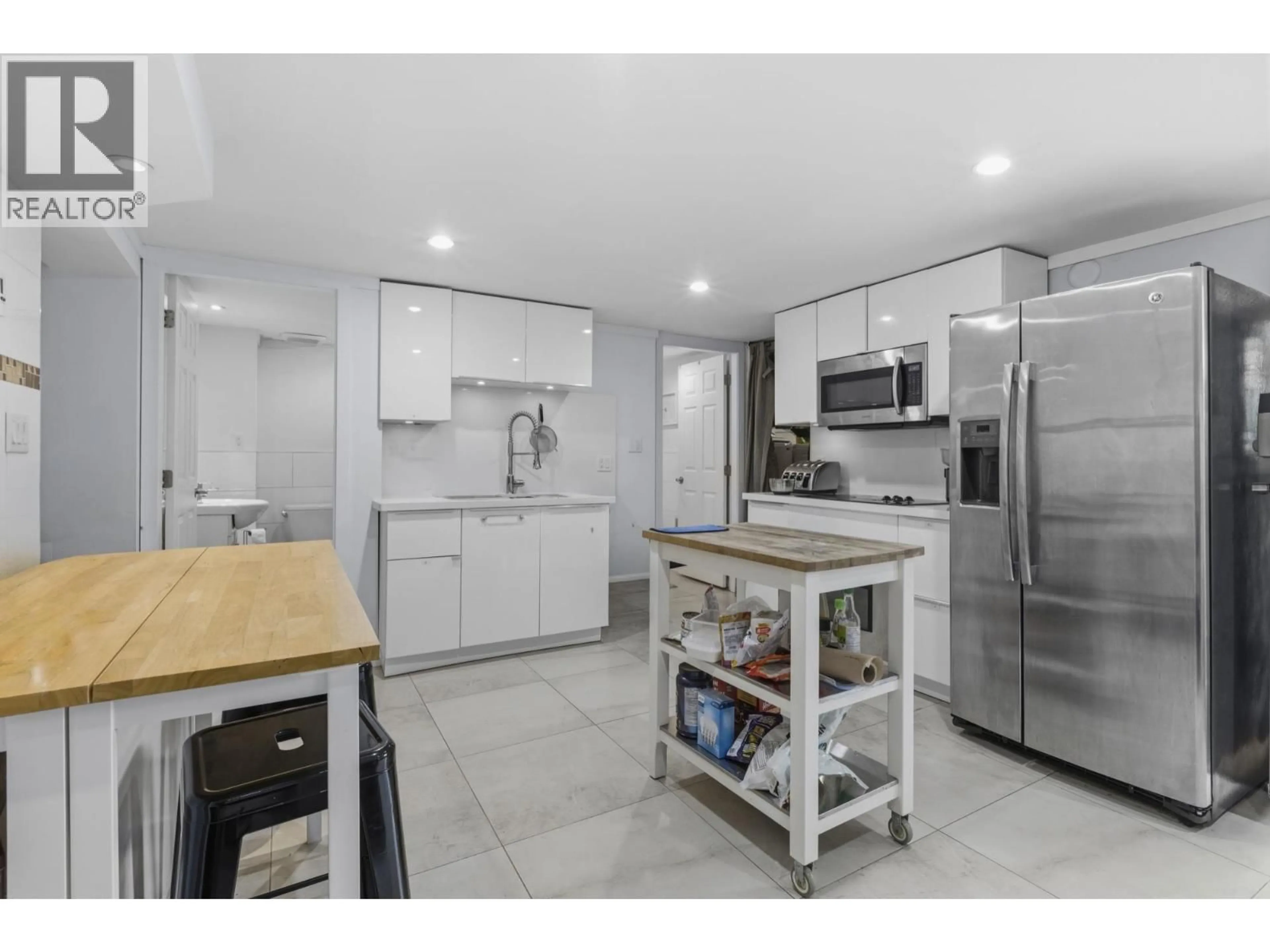 Standard kitchen, ceramic/tile floor for 45 RENFREW STREET, Vancouver British Columbia V5K4A5
