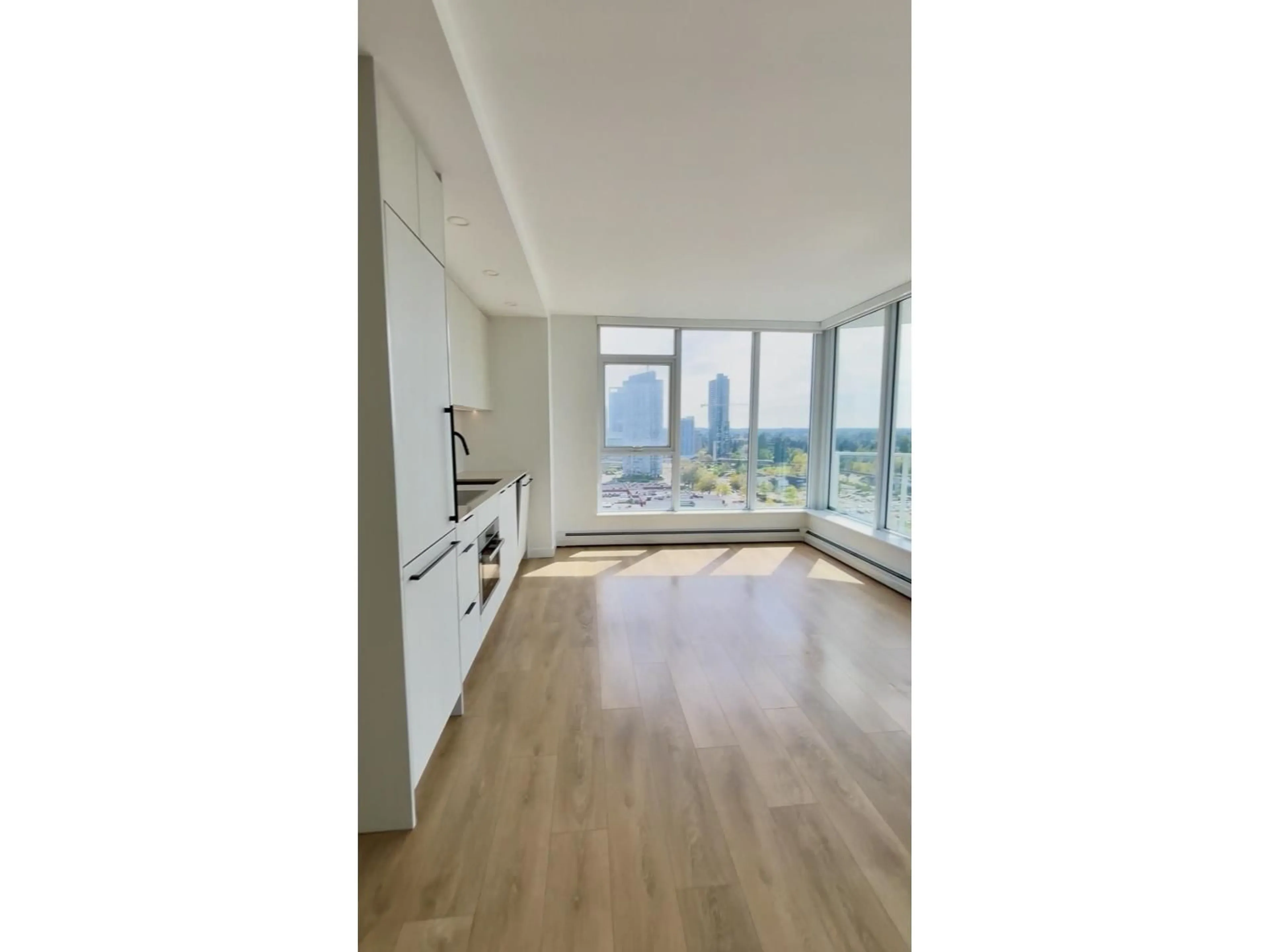A pic of a room for 1708 - 13685 102 AVENUE, Surrey British Columbia V3T1N7