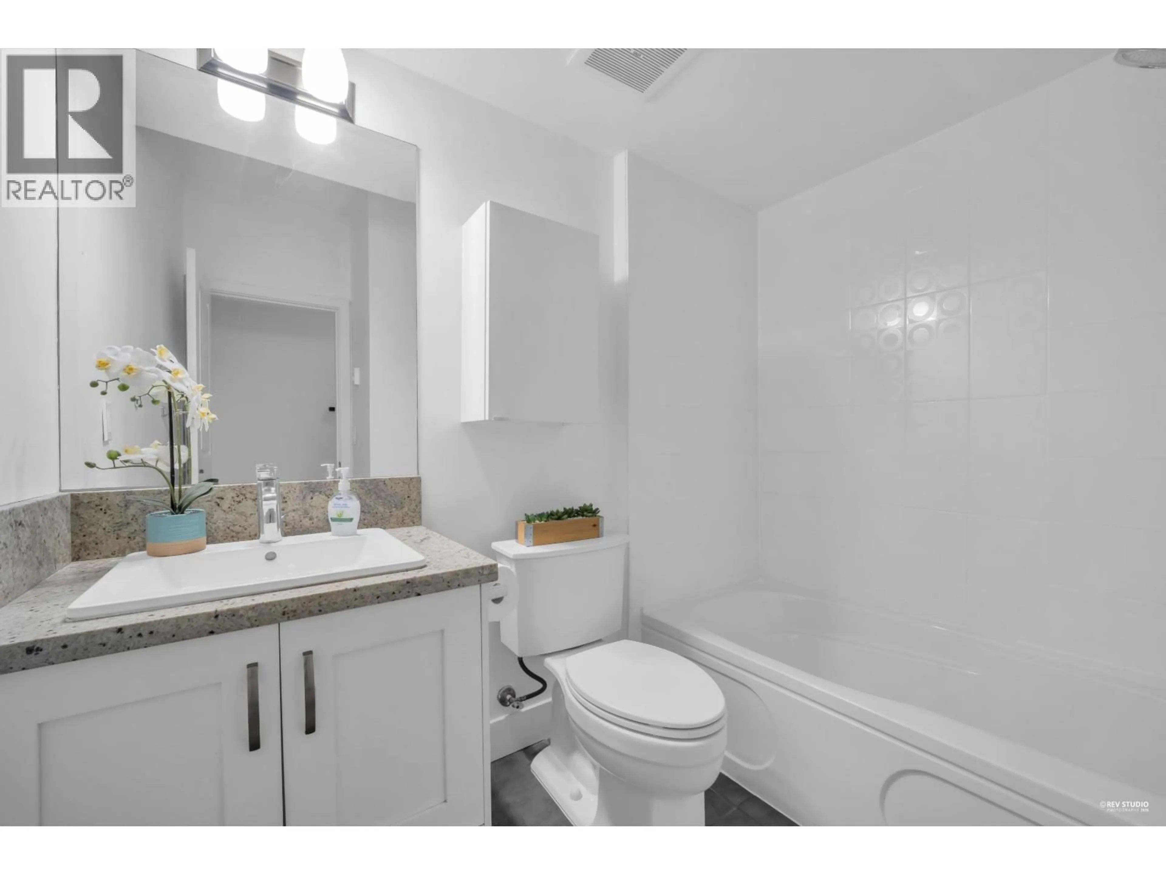 Standard bathroom, ceramic/tile floor for 33 - 1299 COAST MERIDIAN ROAD, Coquitlam British Columbia V3E0H6