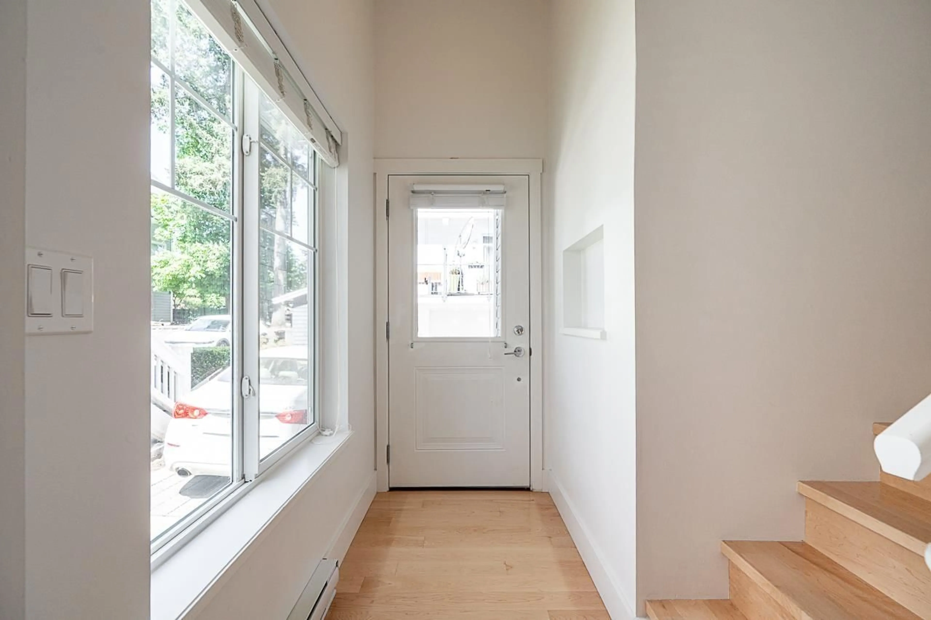Indoor entryway for 32 - 15128 24 AVENUE, Surrey British Columbia V4A2H8