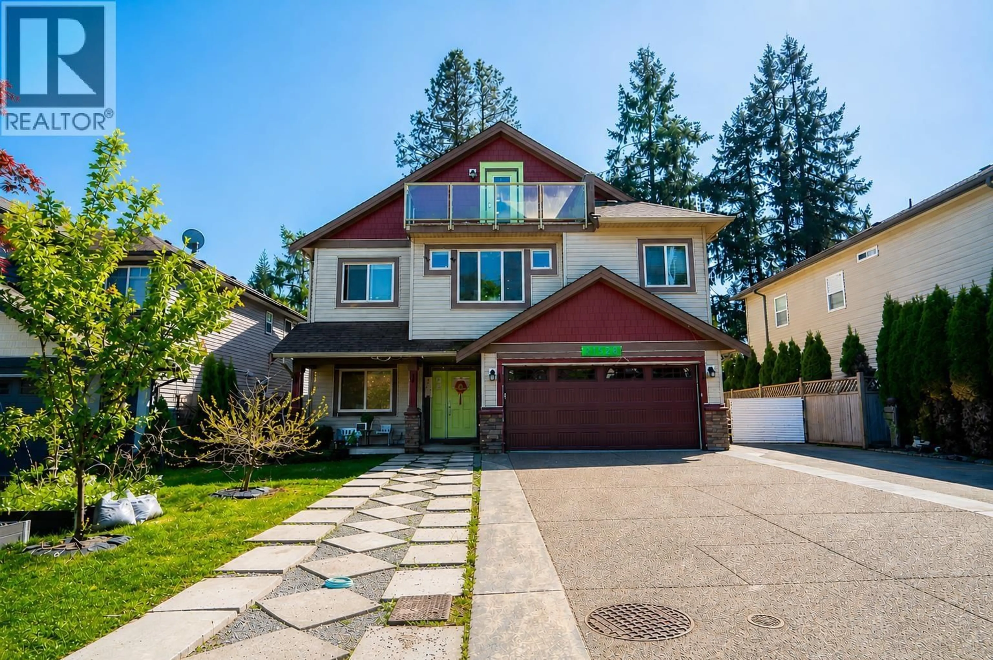 Home with vinyl exterior material, street for 21528 DONOVAN AVENUE, Maple Ridge British Columbia V2X3A1
