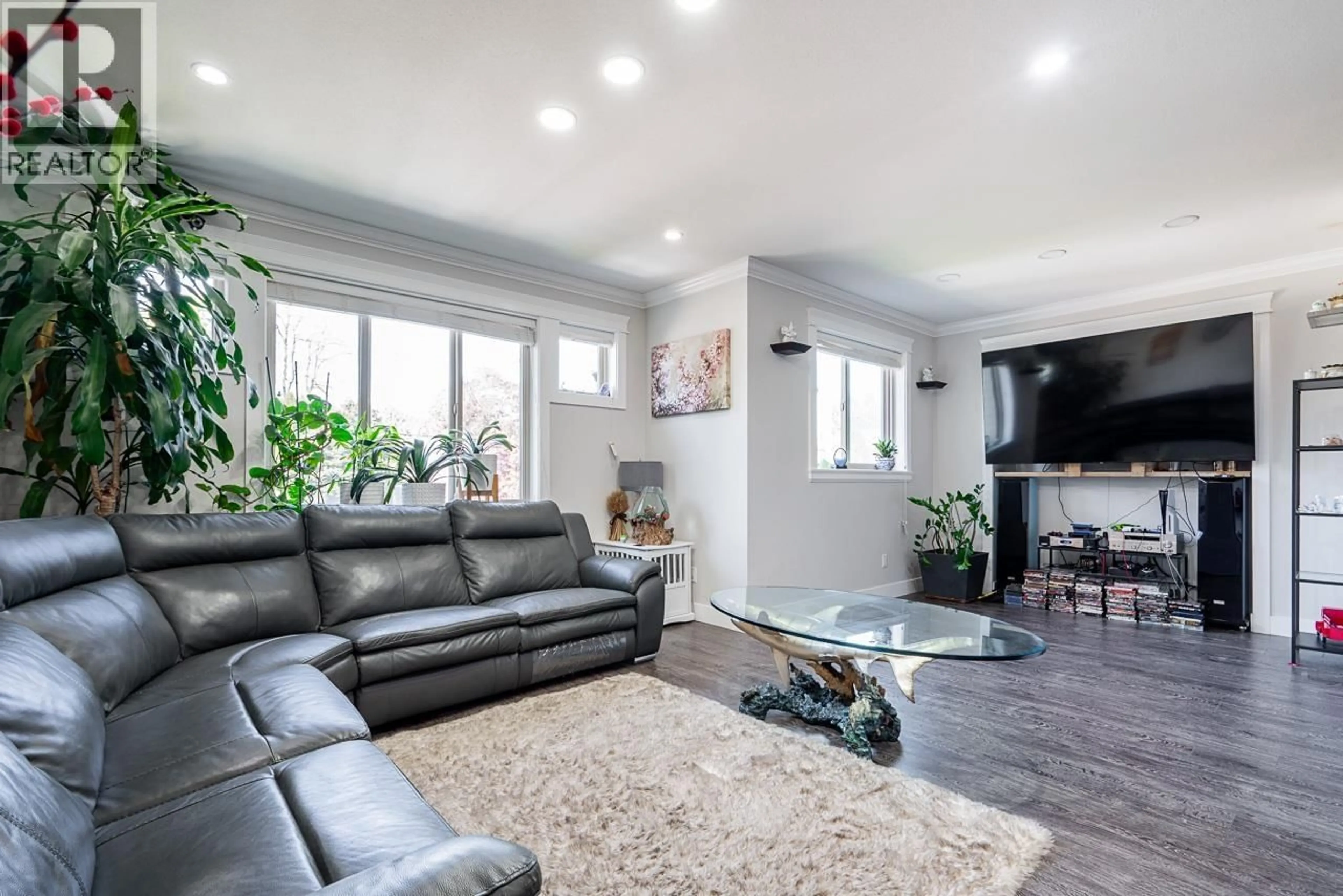 Living room with furniture, unknown for 21528 DONOVAN AVENUE, Maple Ridge British Columbia V2X3A1