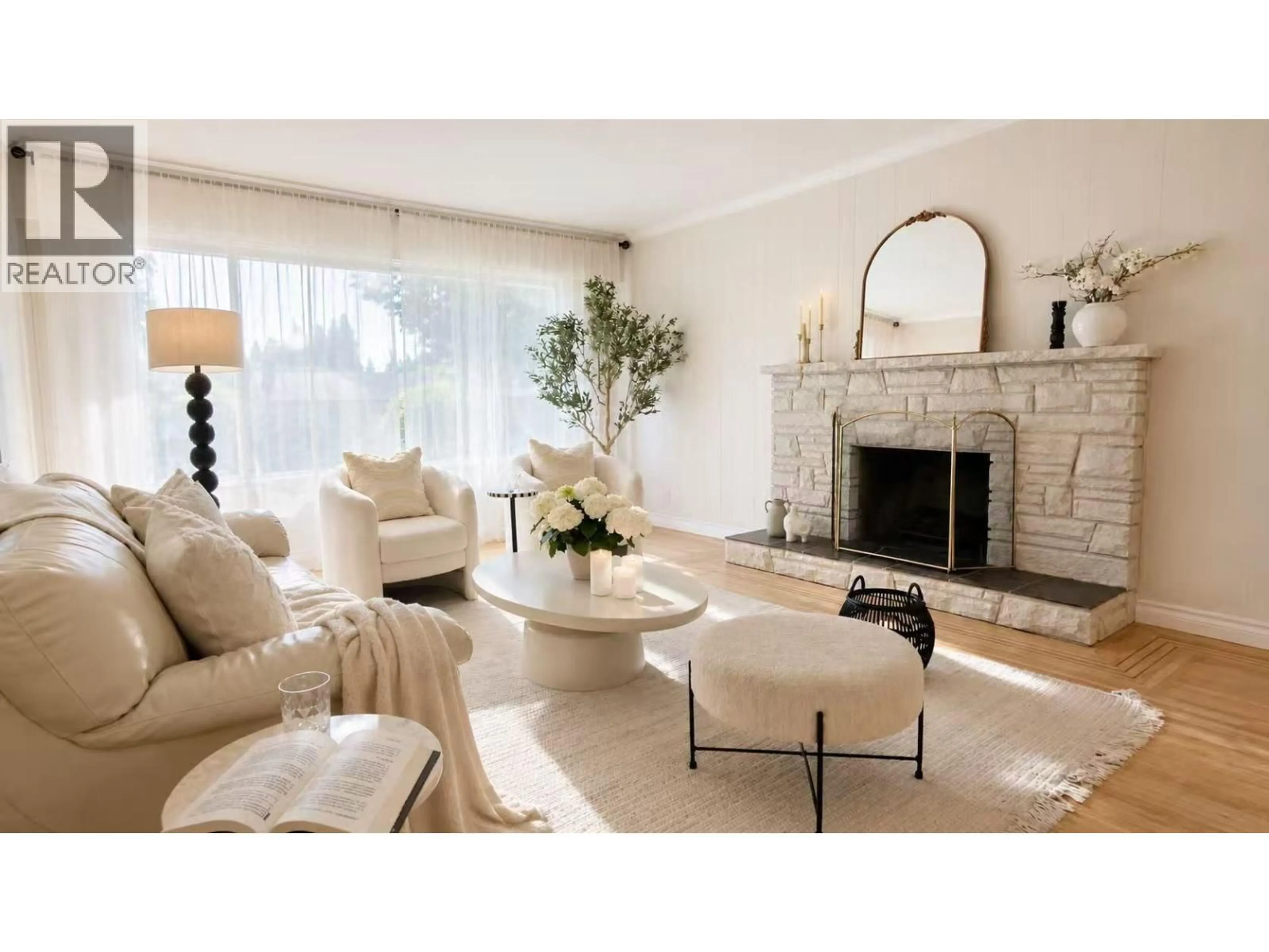 Living room with furniture, unknown for 610 GARROW DRIVE, Port Moody British Columbia V3H1H7