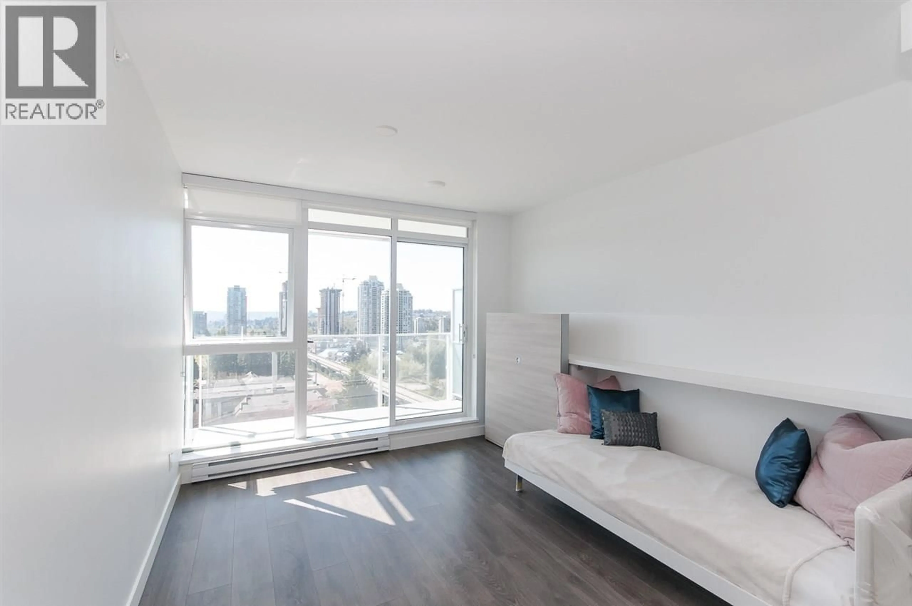 Living room with furniture, unknown for 1003 - 652 WHITING WAY, Coquitlam British Columbia V3J0K3