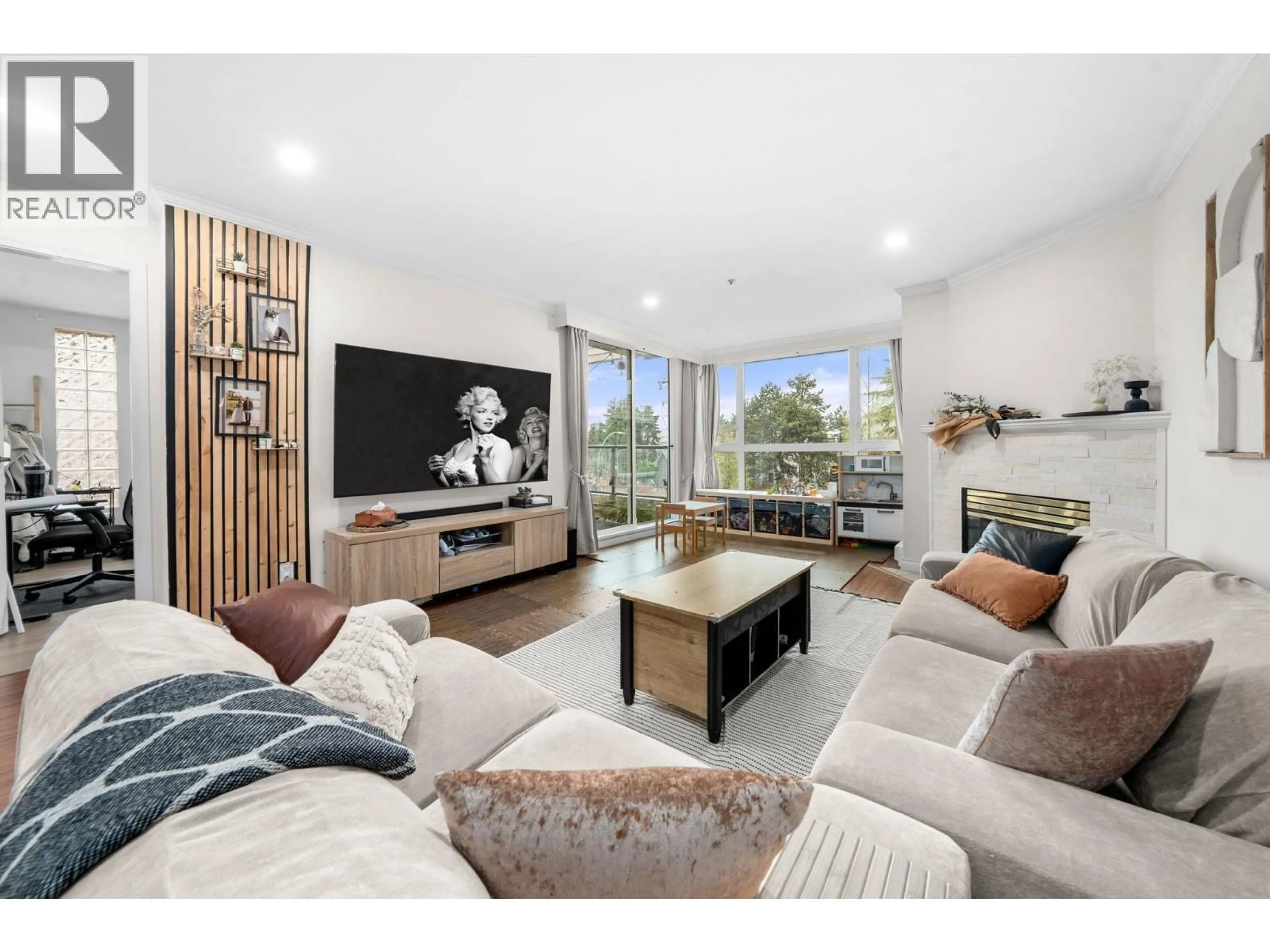 Living room with furniture, unknown for 305 - 1318 6TH AVENUE, Vancouver British Columbia V6H1A7
