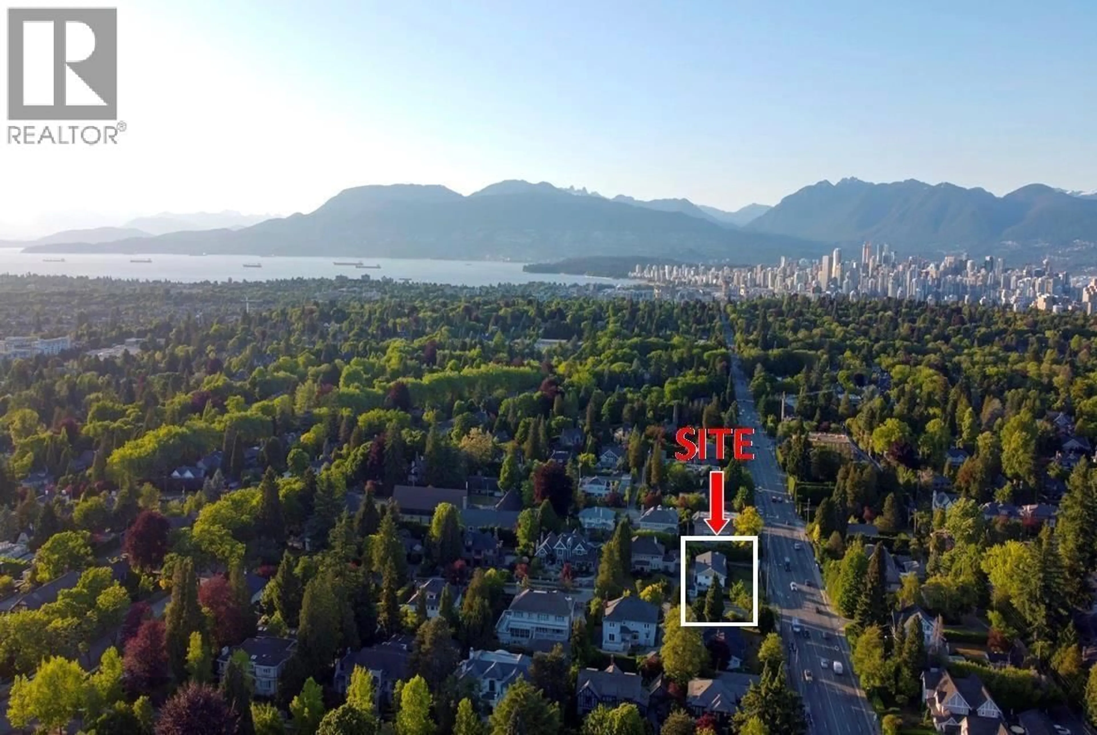 A pic from outside/outdoor area/front of a property/back of a property/a pic from drone, water/lake/river/ocean view for 5275 GRANVILLE STREET, Vancouver British Columbia V6M3B9