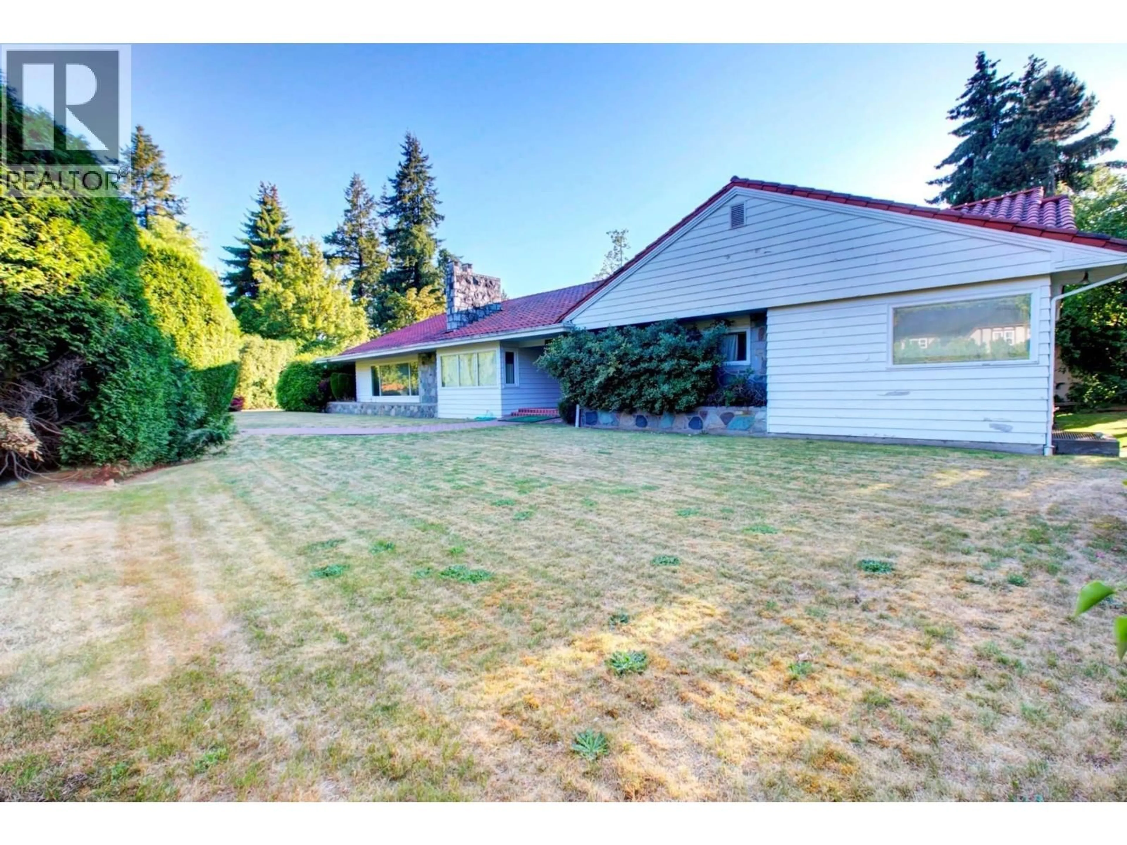 A pic from outside/outdoor area/front of a property/back of a property/a pic from drone, street for 5275 GRANVILLE STREET, Vancouver British Columbia V6M3B9