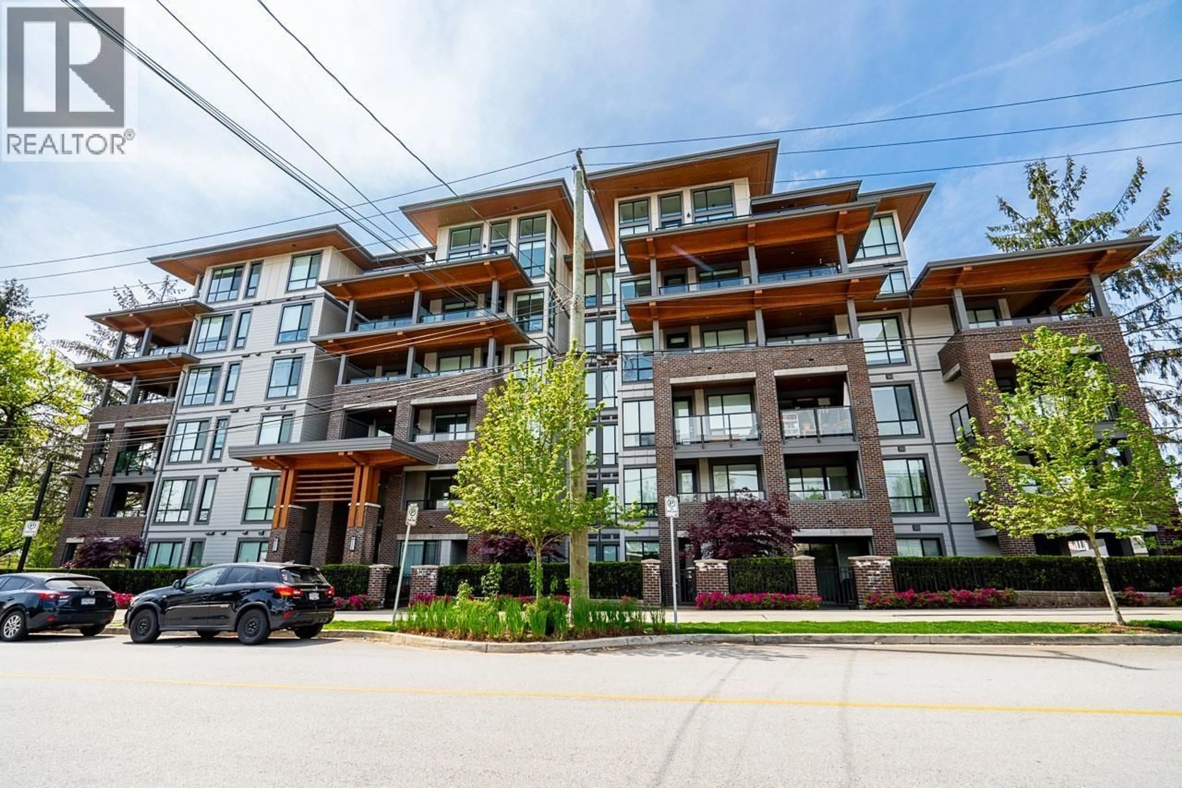 Patio, building for 207 - 7599 15TH STREET, Burnaby British Columbia V3N0H9