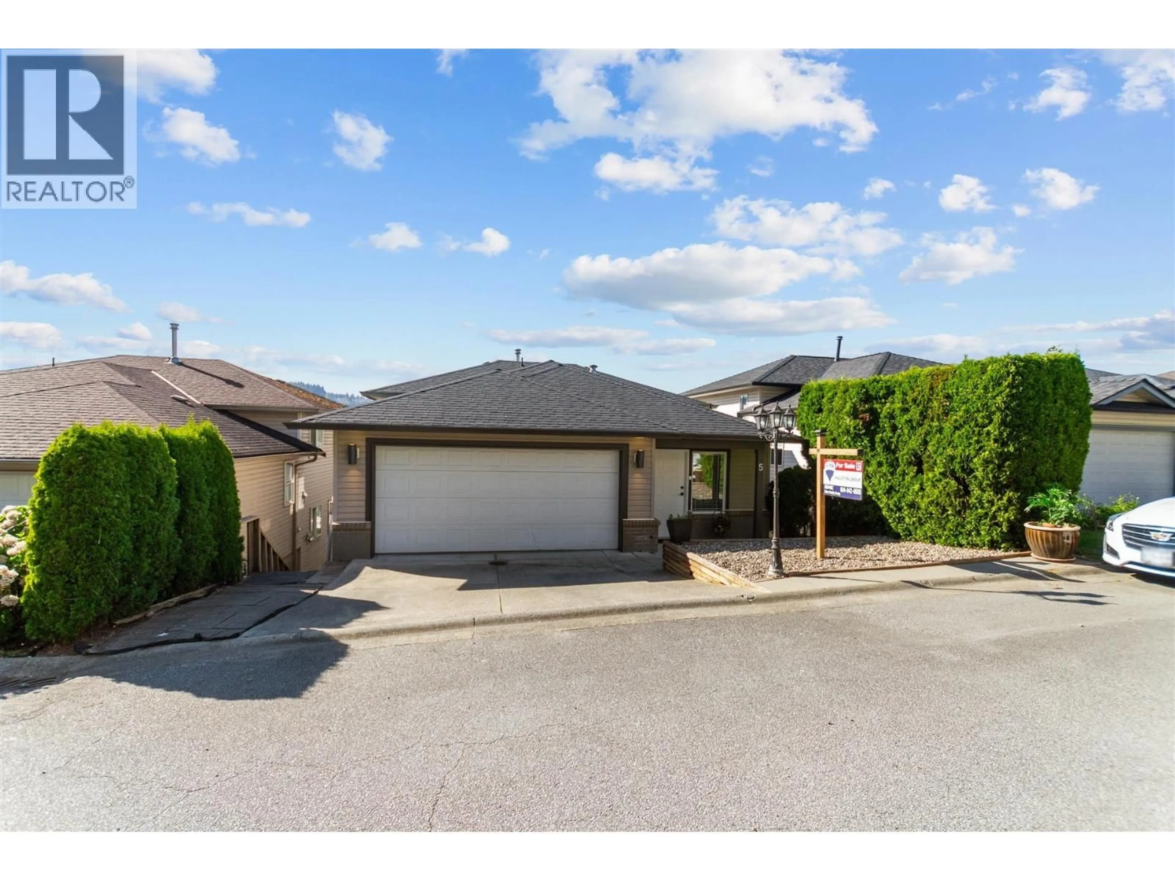 A pic from outside/outdoor area/front of a property/back of a property/a pic from drone, street for 5 - 1615 SHAUGHNESSY STREET, Port Coquitlam British Columbia V3C6K9