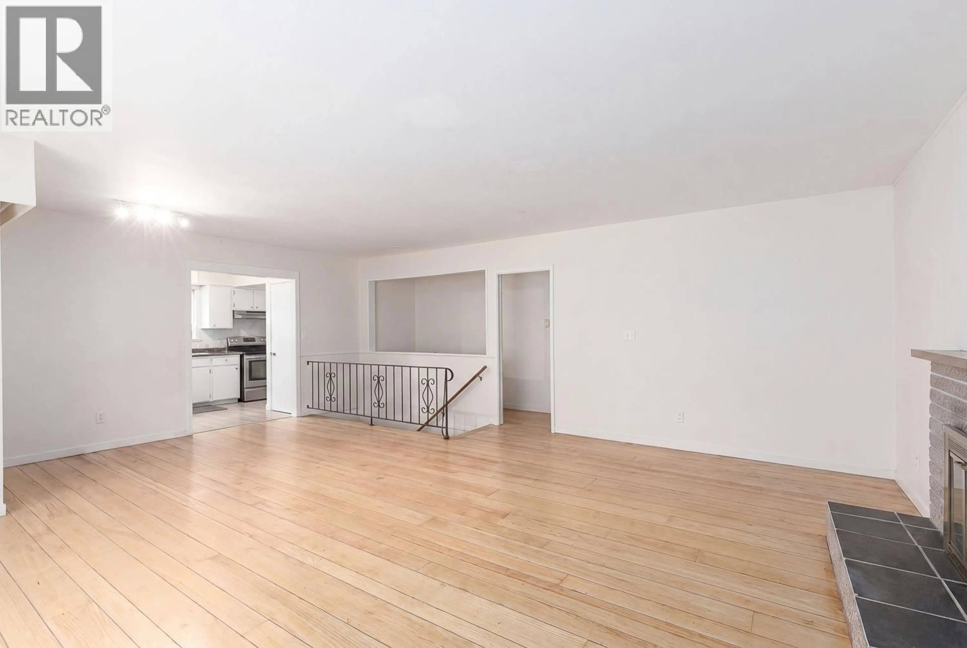 A pic of a room for 164 CARISBROOKE ROAD, North Vancouver British Columbia V7N1M9