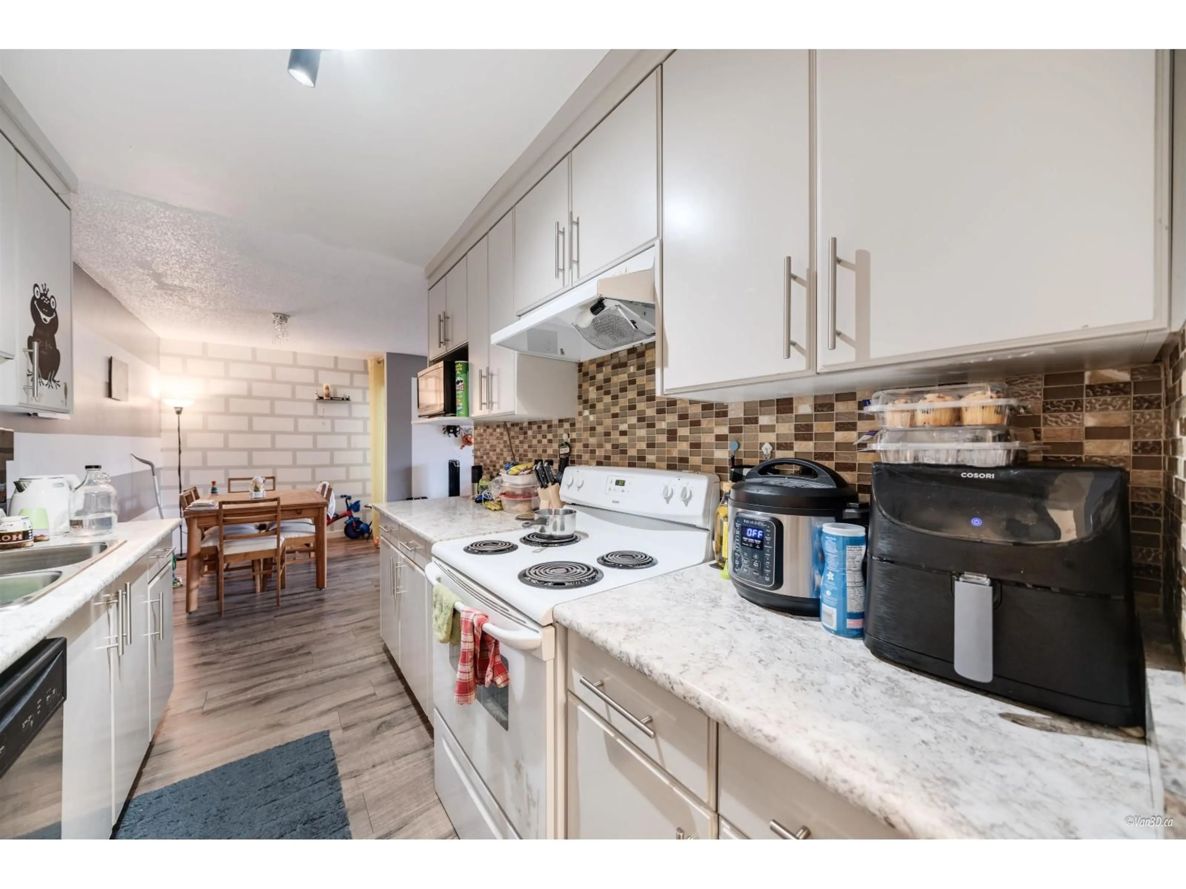 Unknown for 201 - 14925 100 AVENUE, Surrey British Columbia V3R1J6