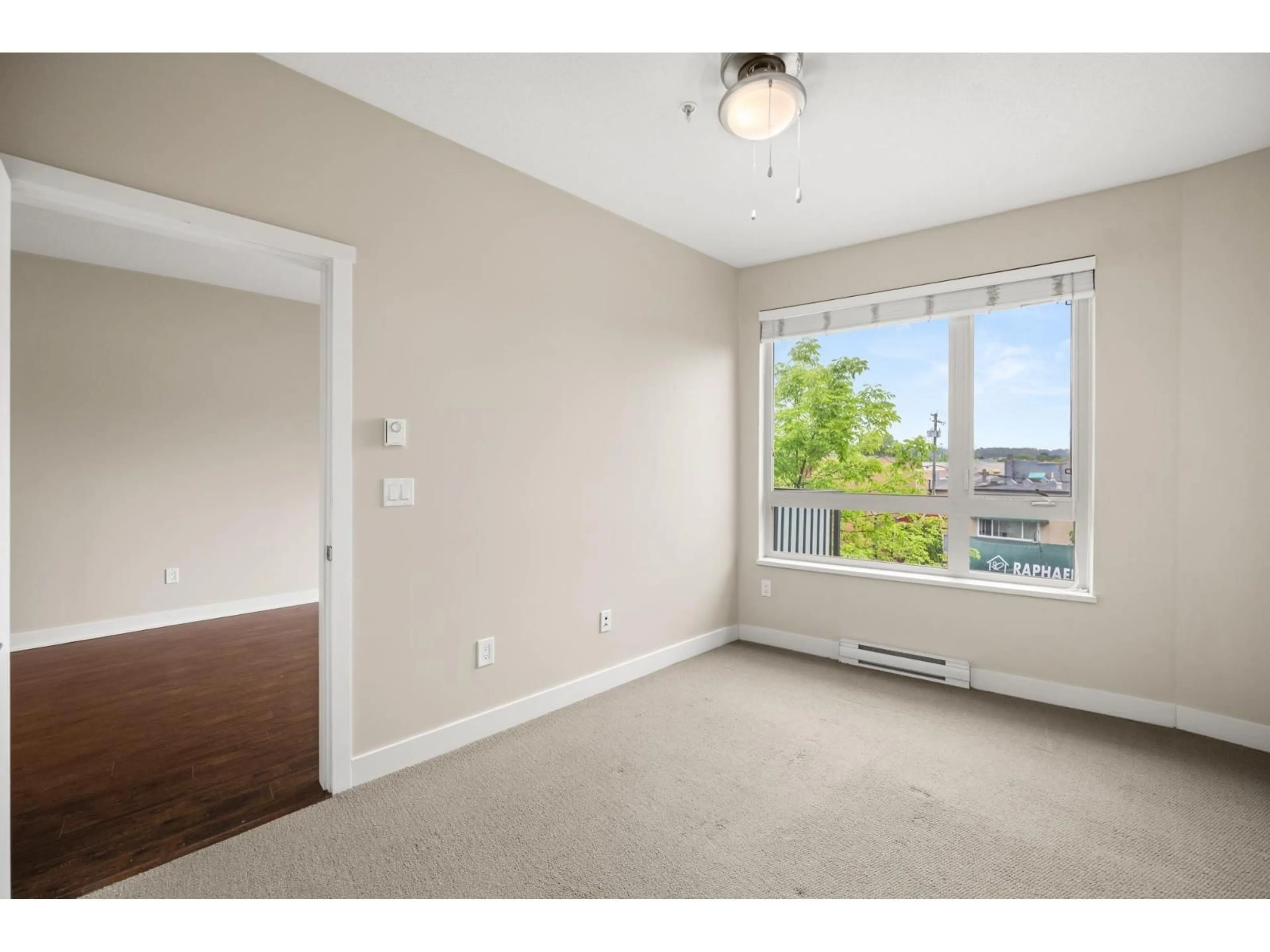 A pic of a room for 305 - 20460 DOUGLAS CRESCENT, Langley British Columbia V3A0C6