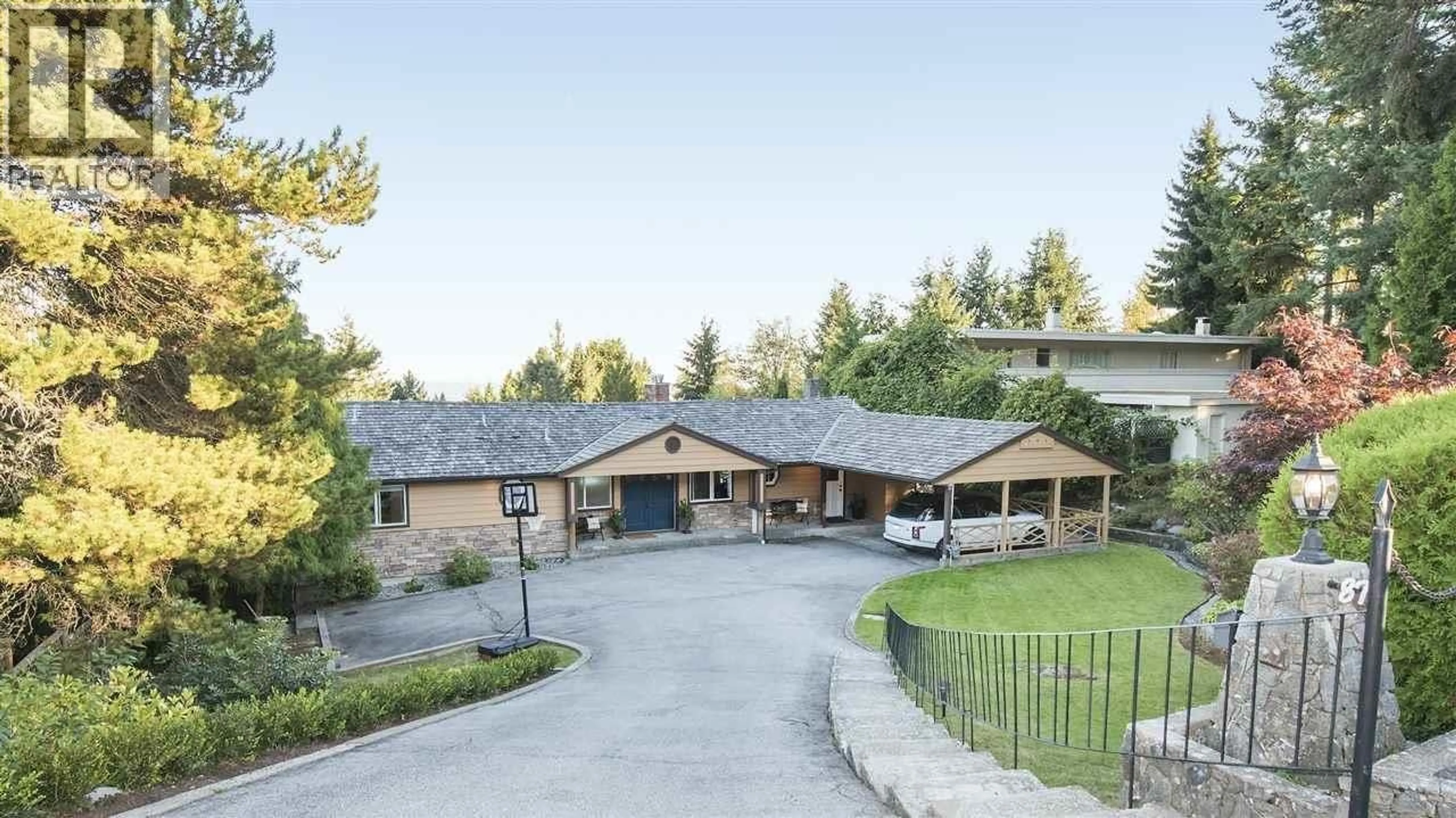 A pic from outside/outdoor area/front of a property/back of a property/a pic from drone, unknown for 870 GREENWOOD ROAD, West Vancouver British Columbia V7S1X7
