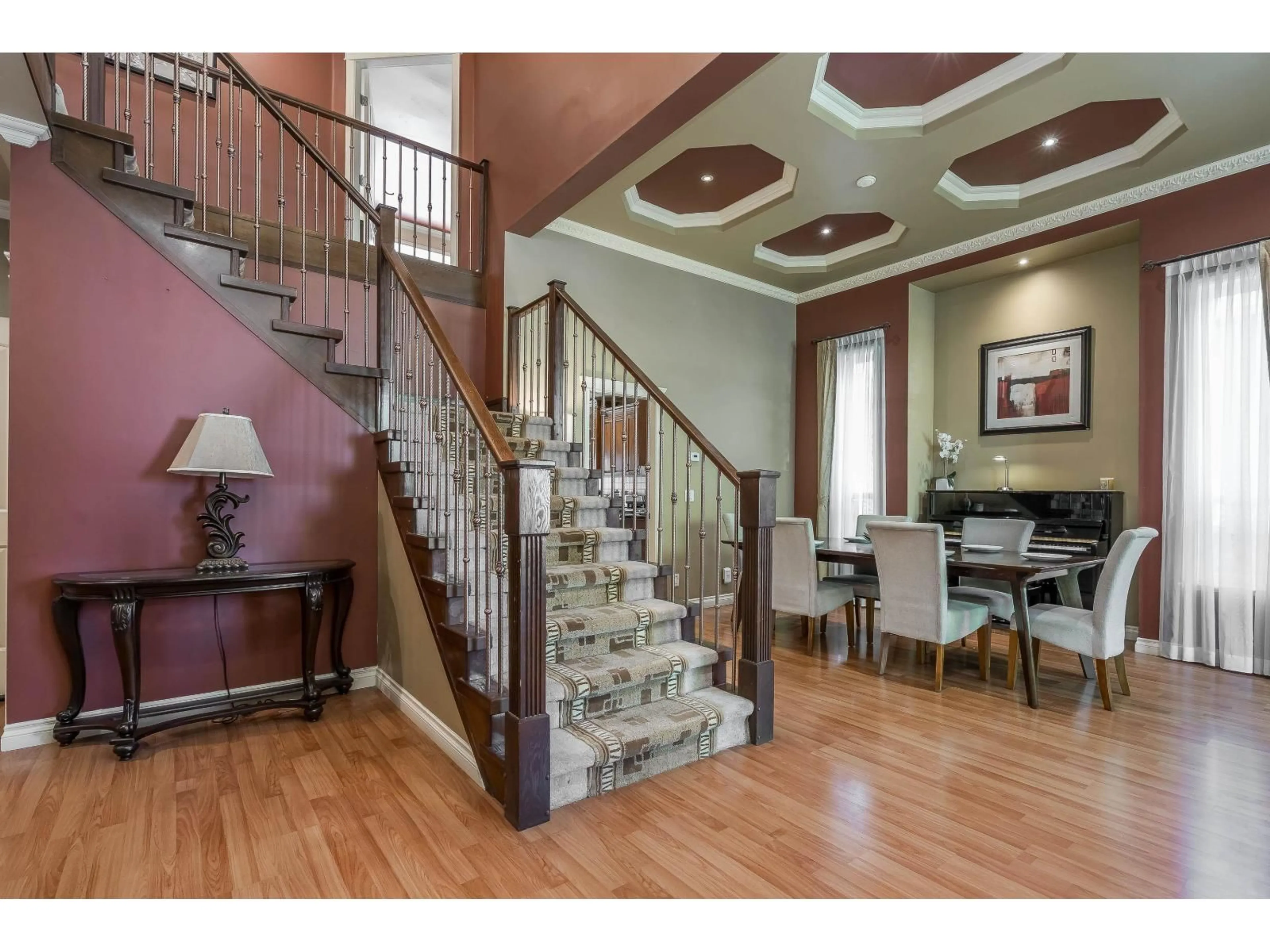 Indoor foyer for 7625 151A STREET, Surrey British Columbia V3S5P1