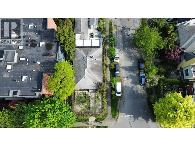 1385 7TH AVENUE, Vancouver 4