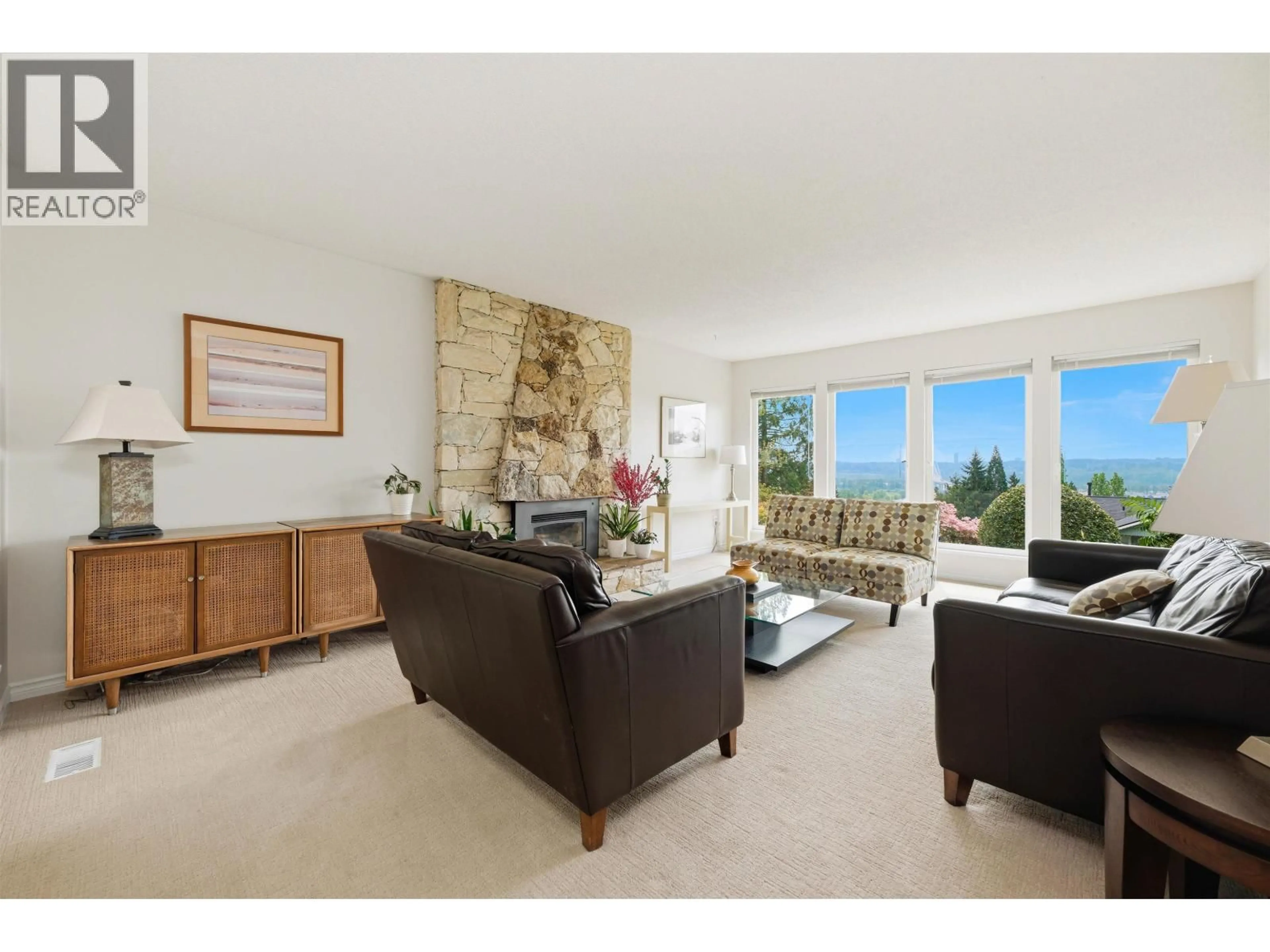 Living room with furniture, unknown for 2563 ASHURST AVENUE, Coquitlam British Columbia V3K5T7