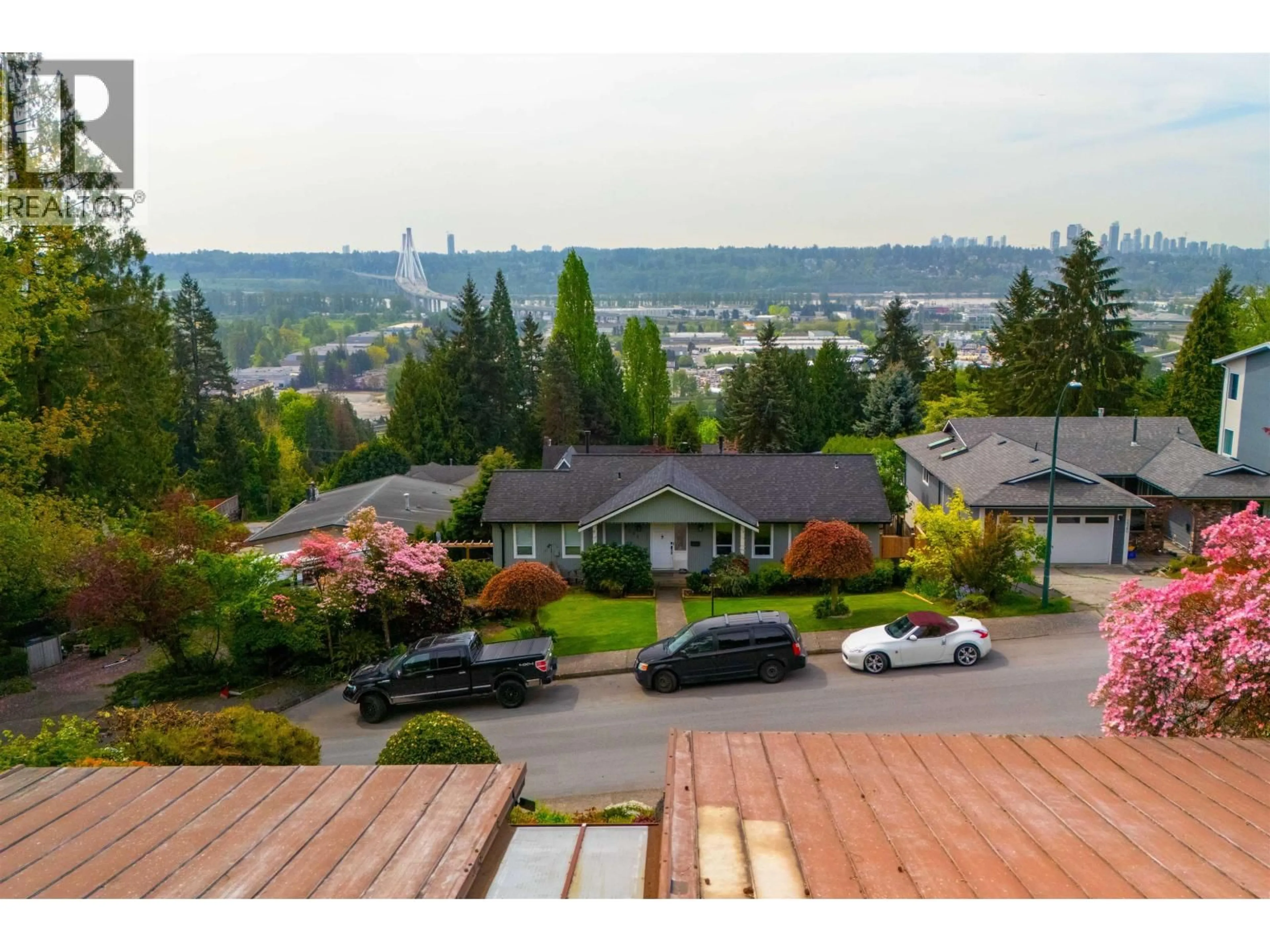 A pic from outside/outdoor area/front of a property/back of a property/a pic from drone, mountain view for 2563 ASHURST AVENUE, Coquitlam British Columbia V3K5T7