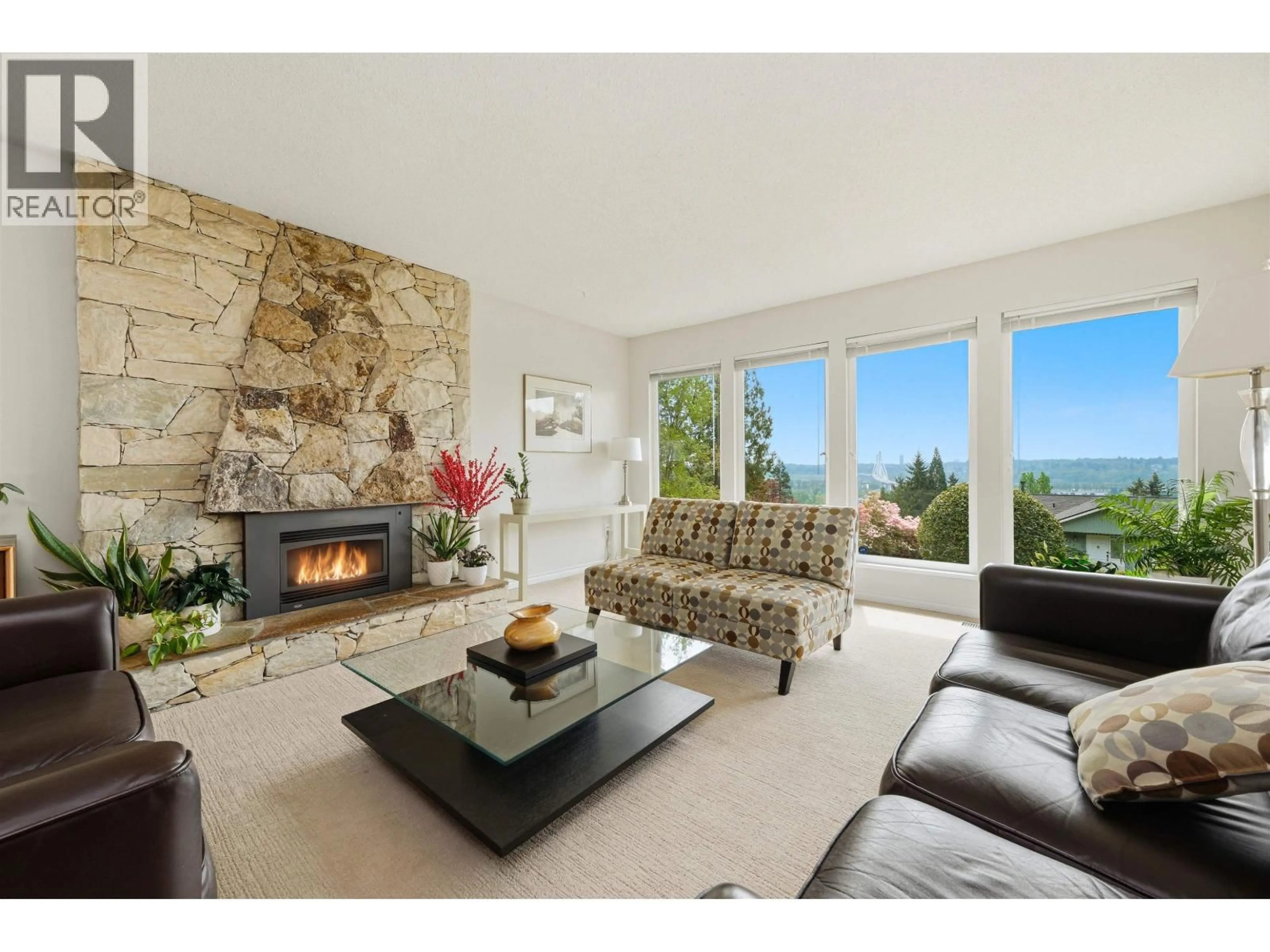 Living room with furniture, unknown for 2563 ASHURST AVENUE, Coquitlam British Columbia V3K5T7
