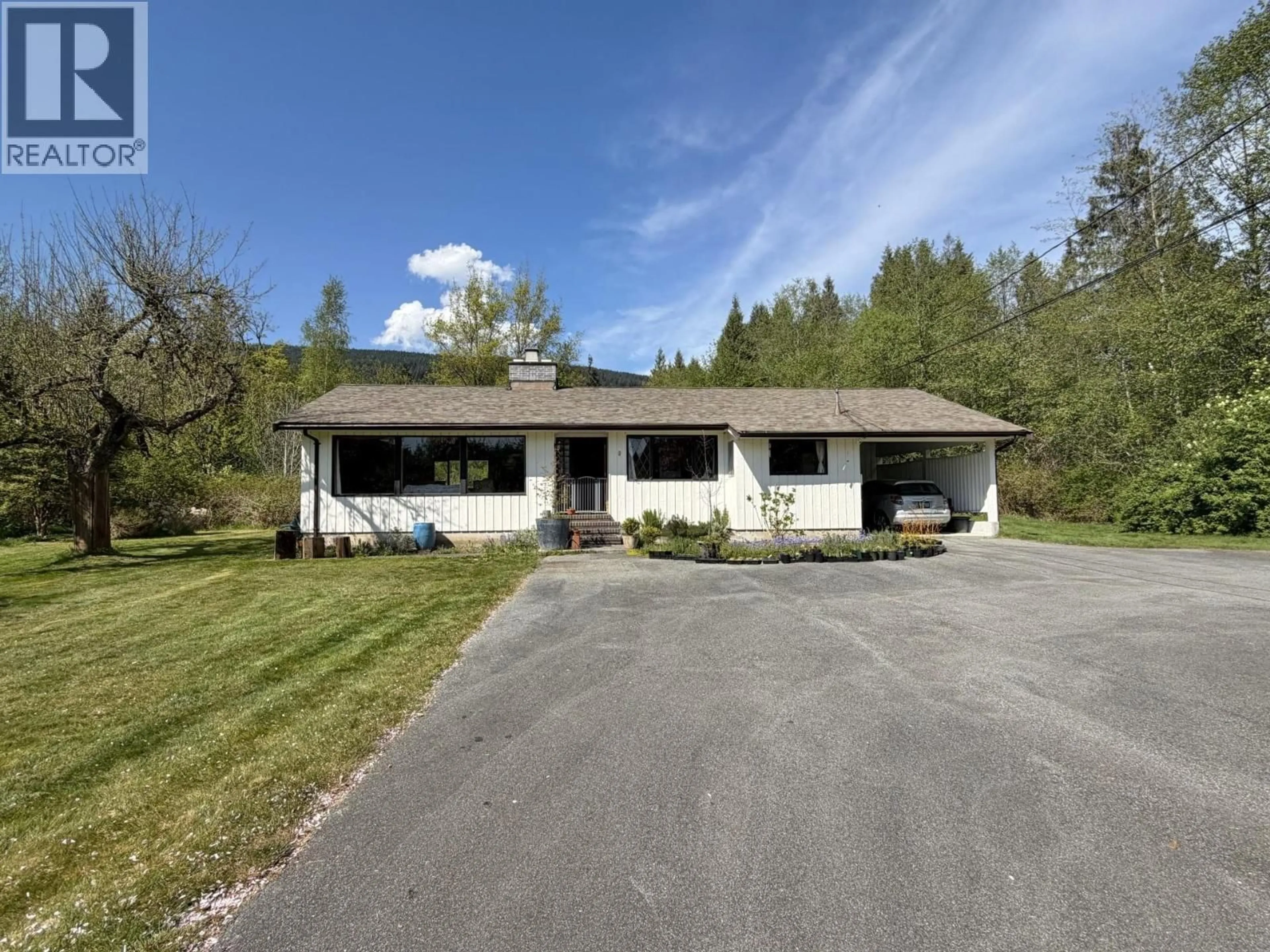 A pic from outside/outdoor area/front of a property/back of a property/a pic from drone, street for 1346 RUSSELL ROAD, Gibsons British Columbia V0N1V2