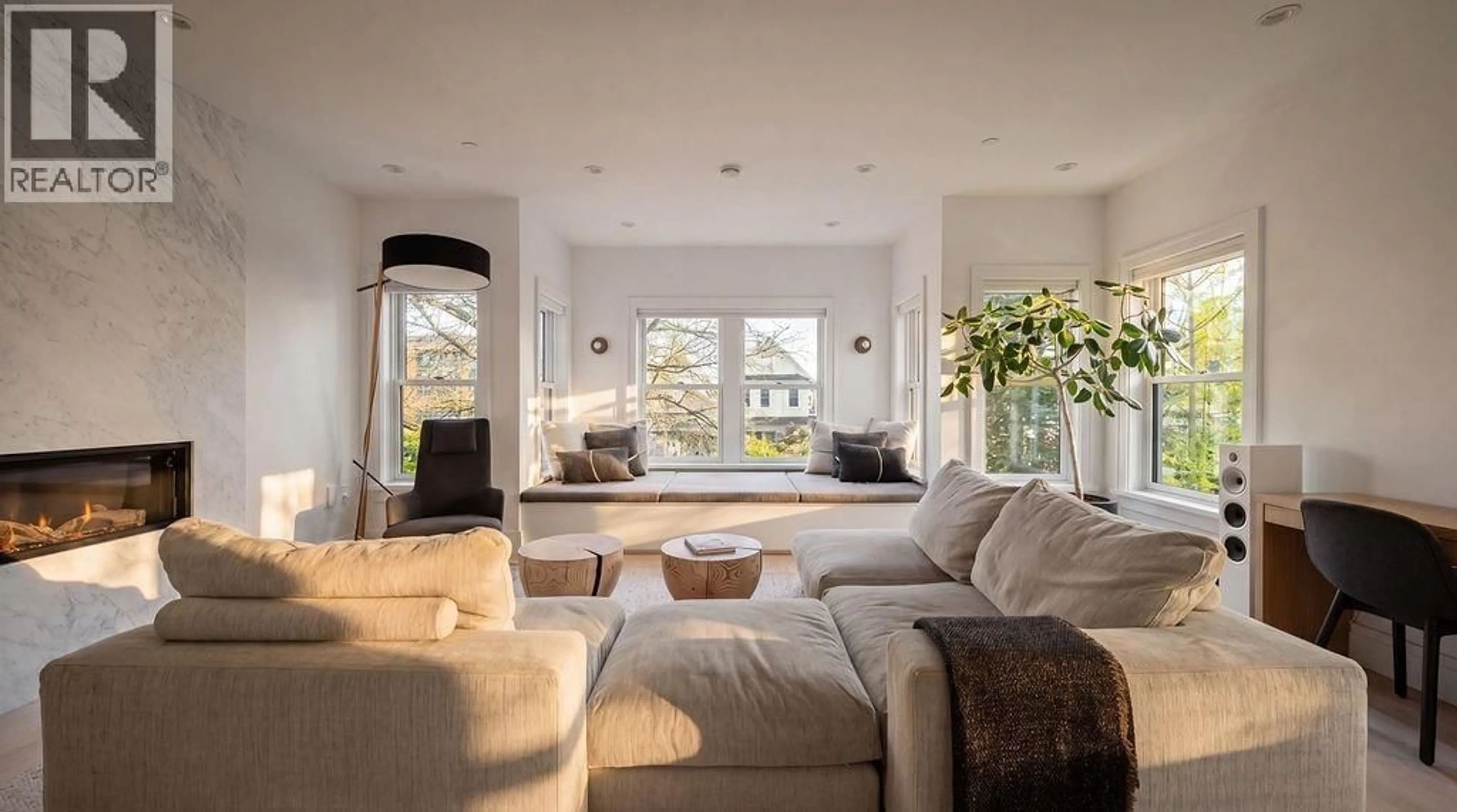 Living room with furniture, unknown for 867 GEORGIA STREET, Vancouver British Columbia V6A2A4