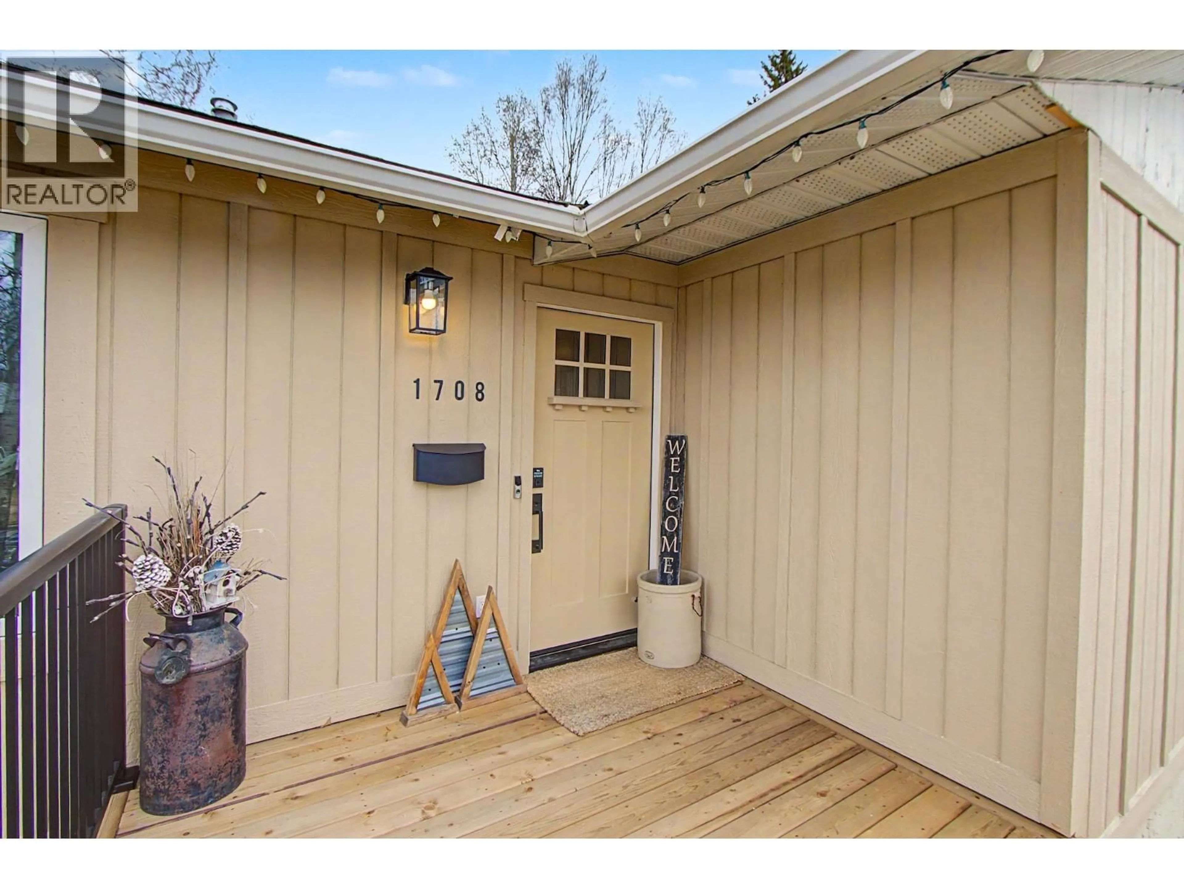 Indoor entryway for 1708 REBMAN CRESCENT, Prince George British Columbia V2L2T1
