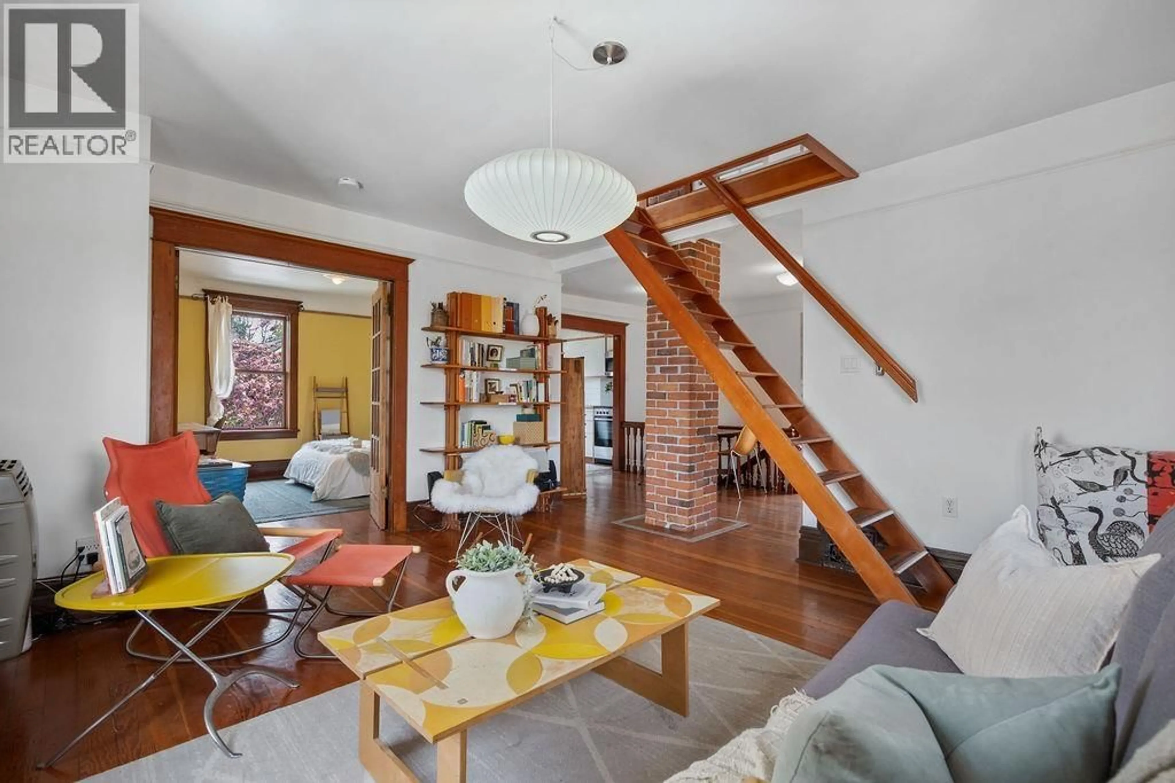 Living room with furniture, unknown for 1117 SEMLIN DRIVE, Vancouver British Columbia V5L4K3