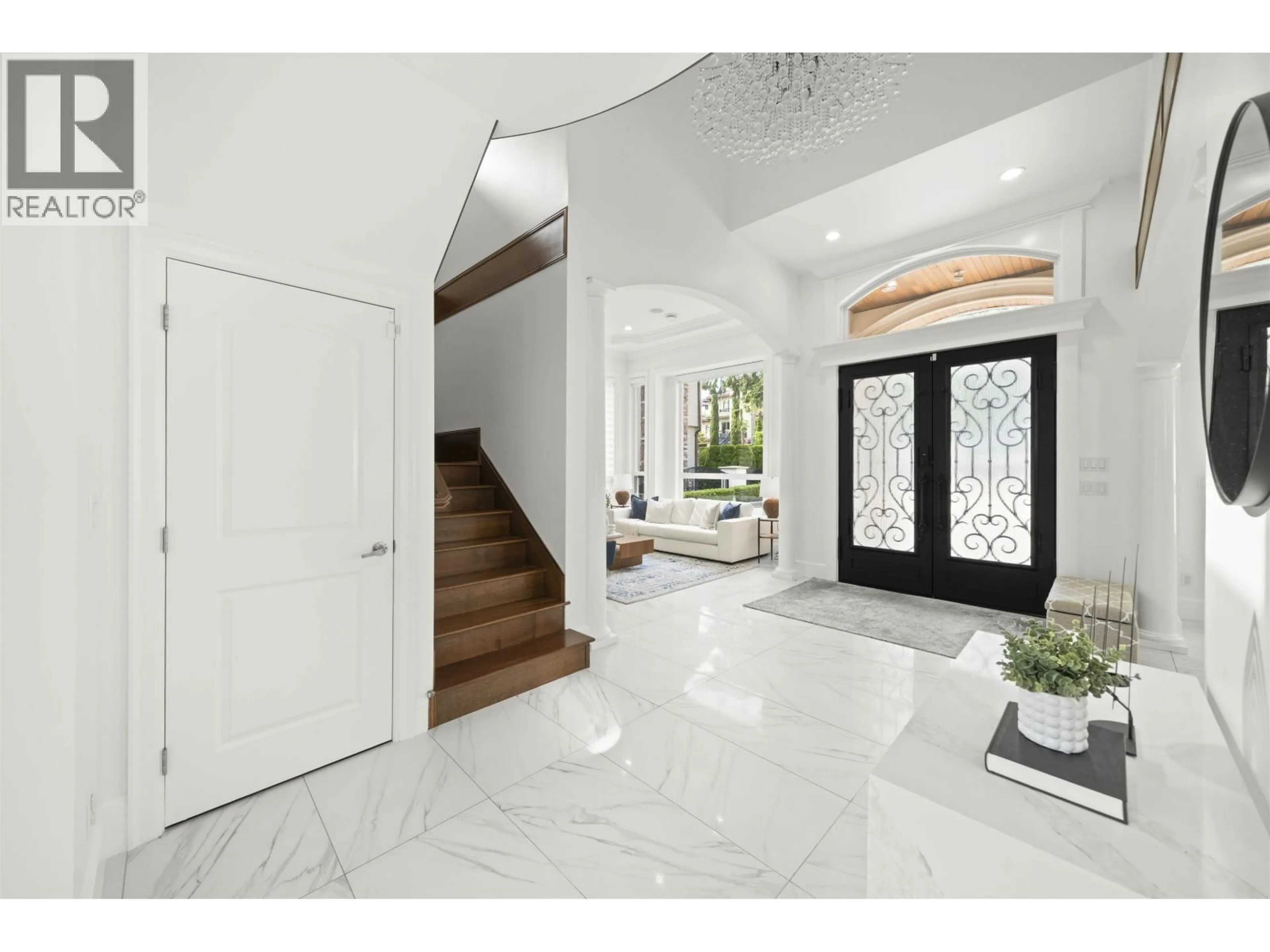 Indoor entryway for 7638 AUBREY STREET, Burnaby British Columbia V5A1K7