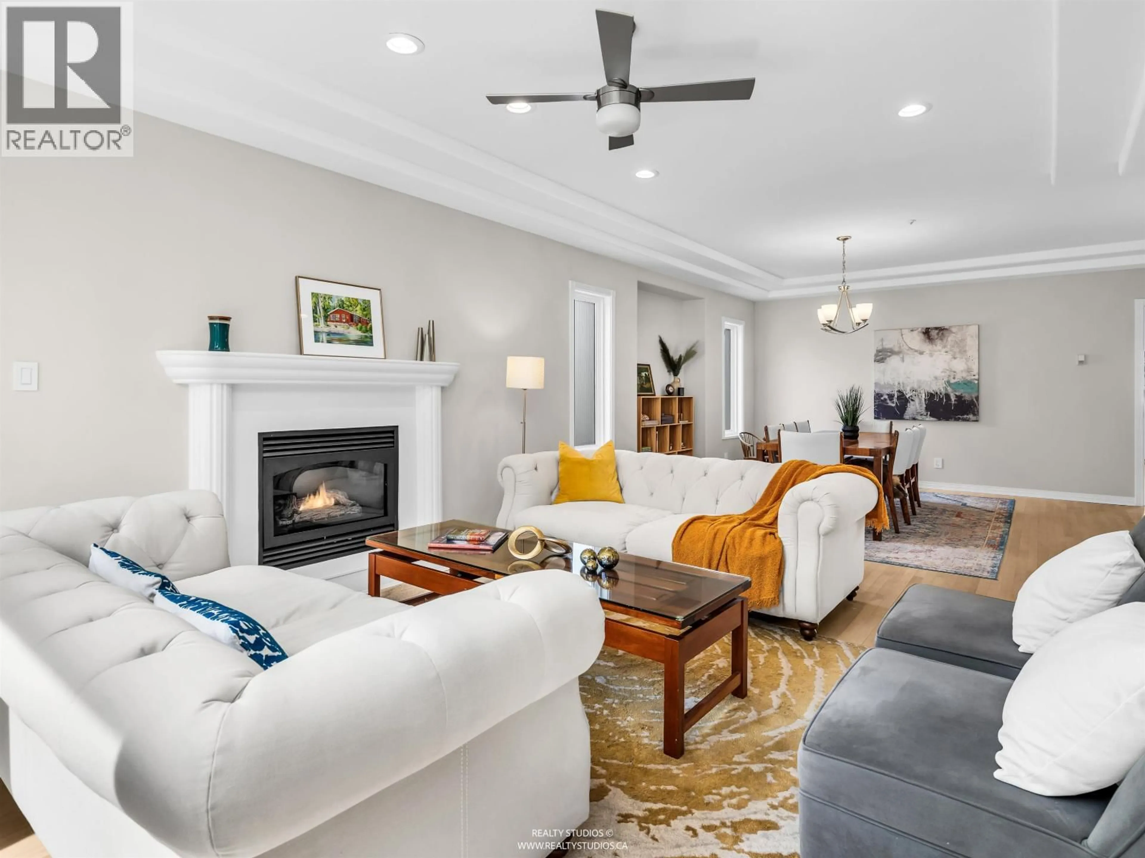 Living room with furniture, unknown for 627 30TH AVENUE, Vancouver British Columbia V5V2V7