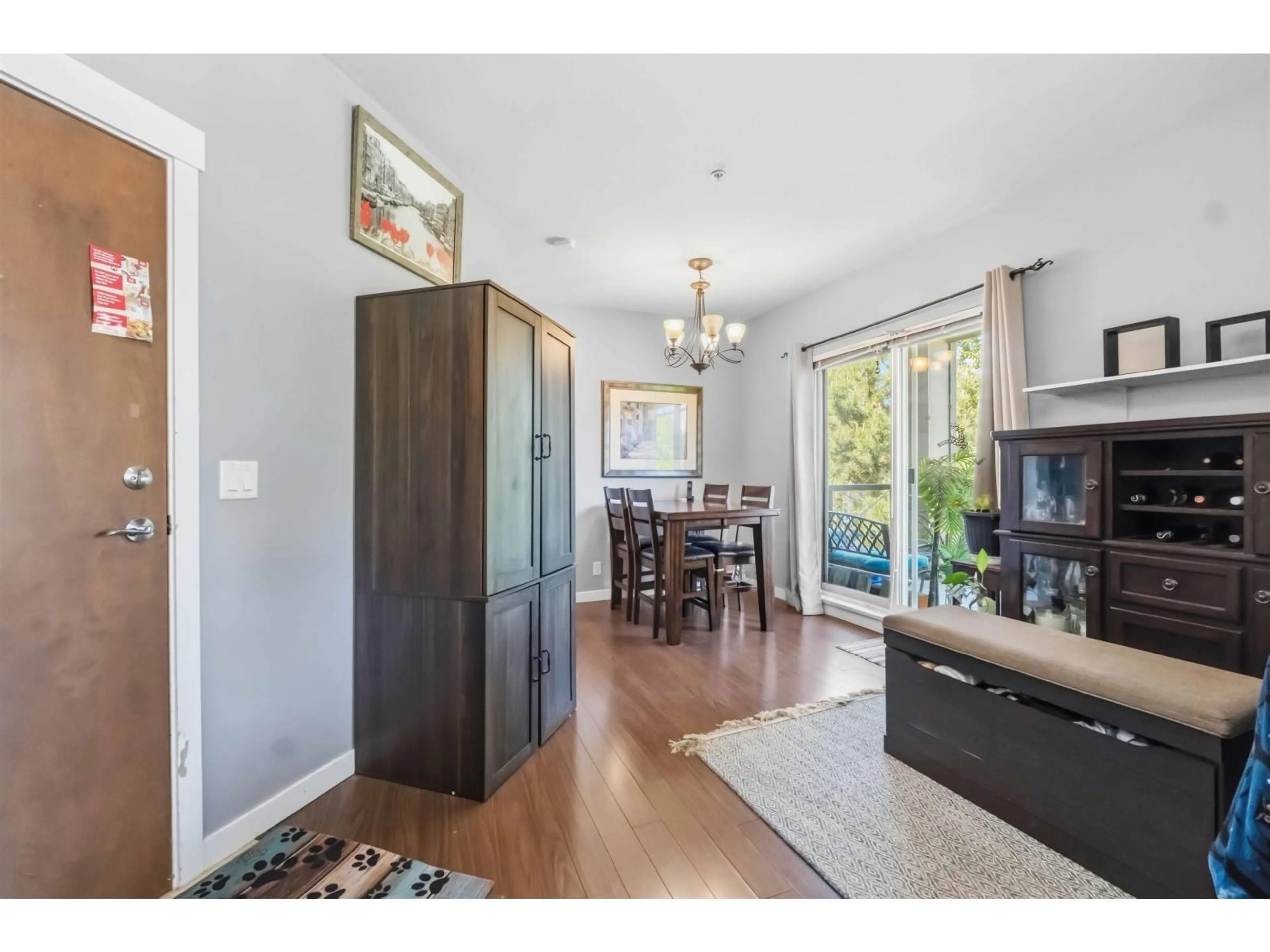 Open concept kitchen, wood/laminate floor for 307 - 2943 NELSON PLACE, Abbotsford British Columbia V2S0C8